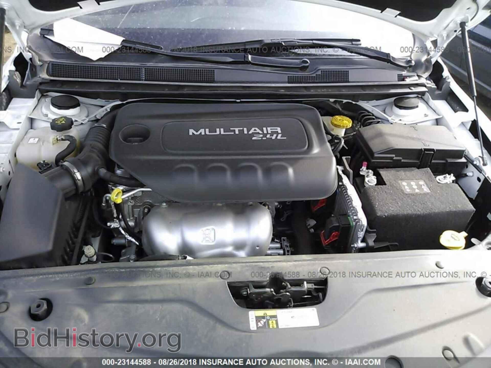 2016 Chrysler 200 - VIN: 1C3CCCAB0GN166543 - Фото 10