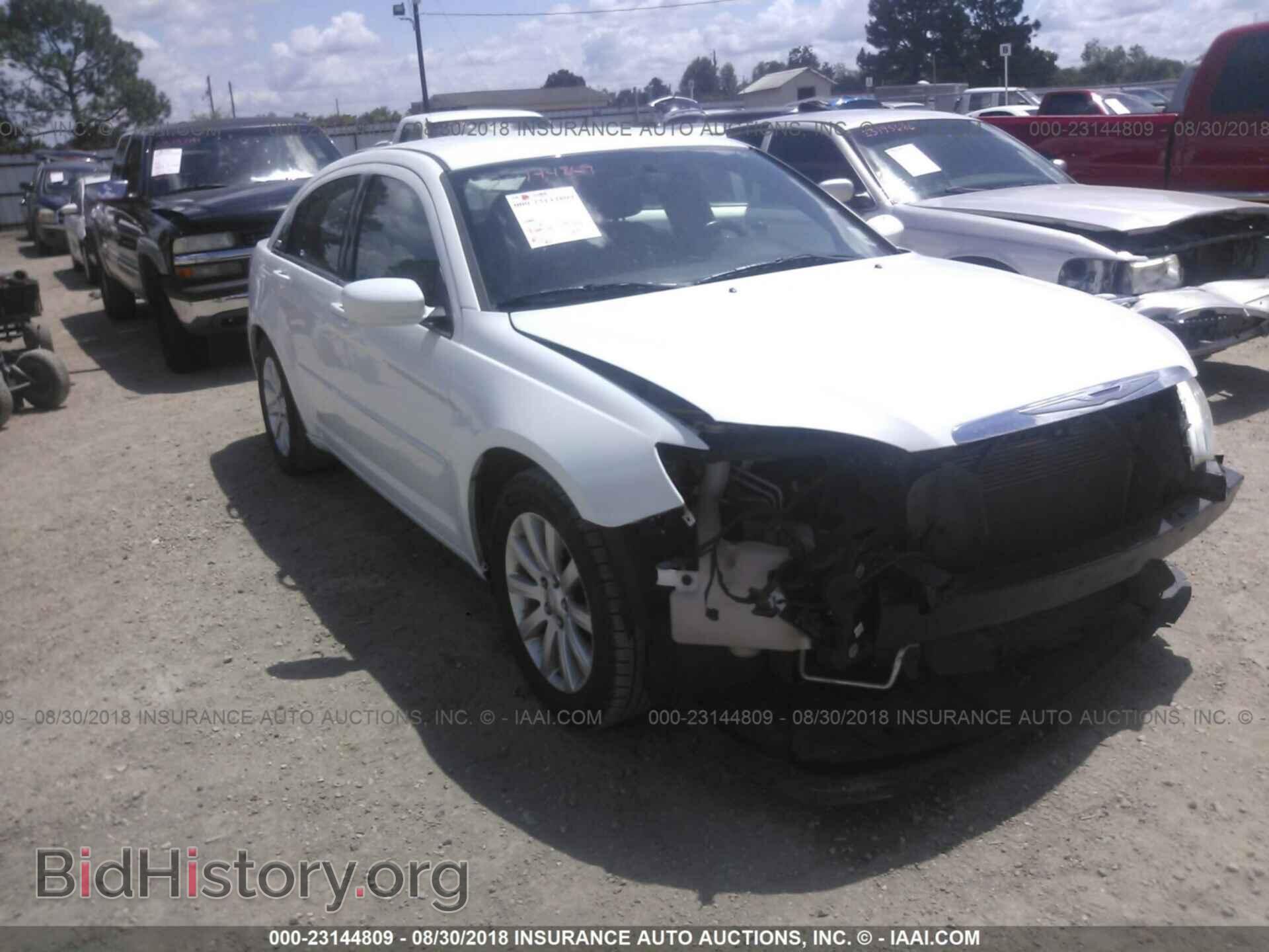 Photo 1C3CCBBB2DN714790 - Chrysler 200 2013