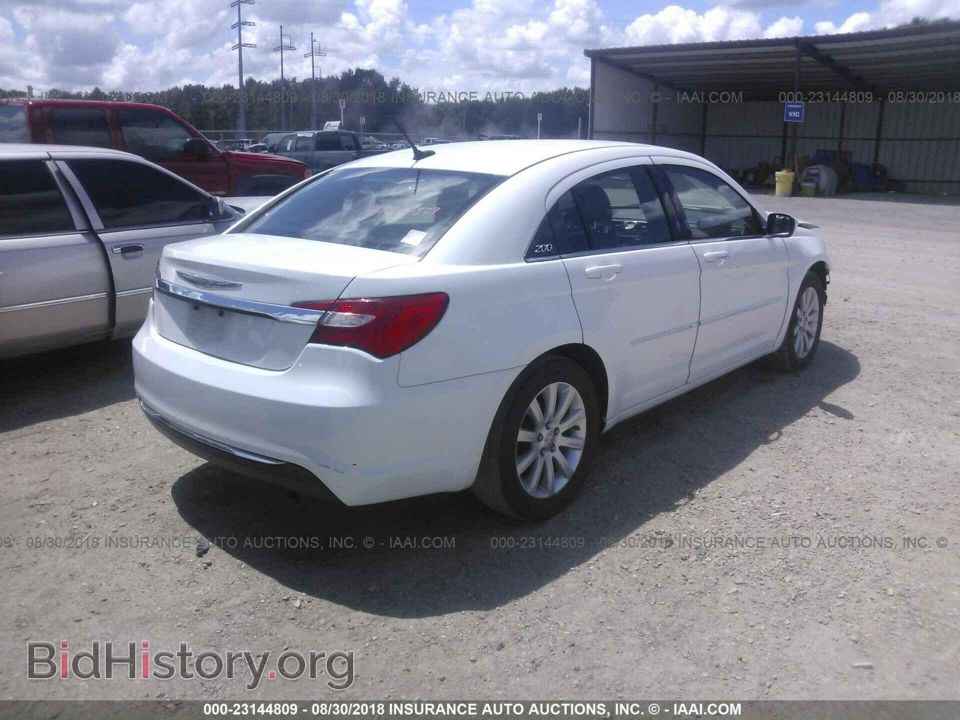 2013 Chrysler 200 - VIN: 1C3CCBBB2DN714790 - Photo 4