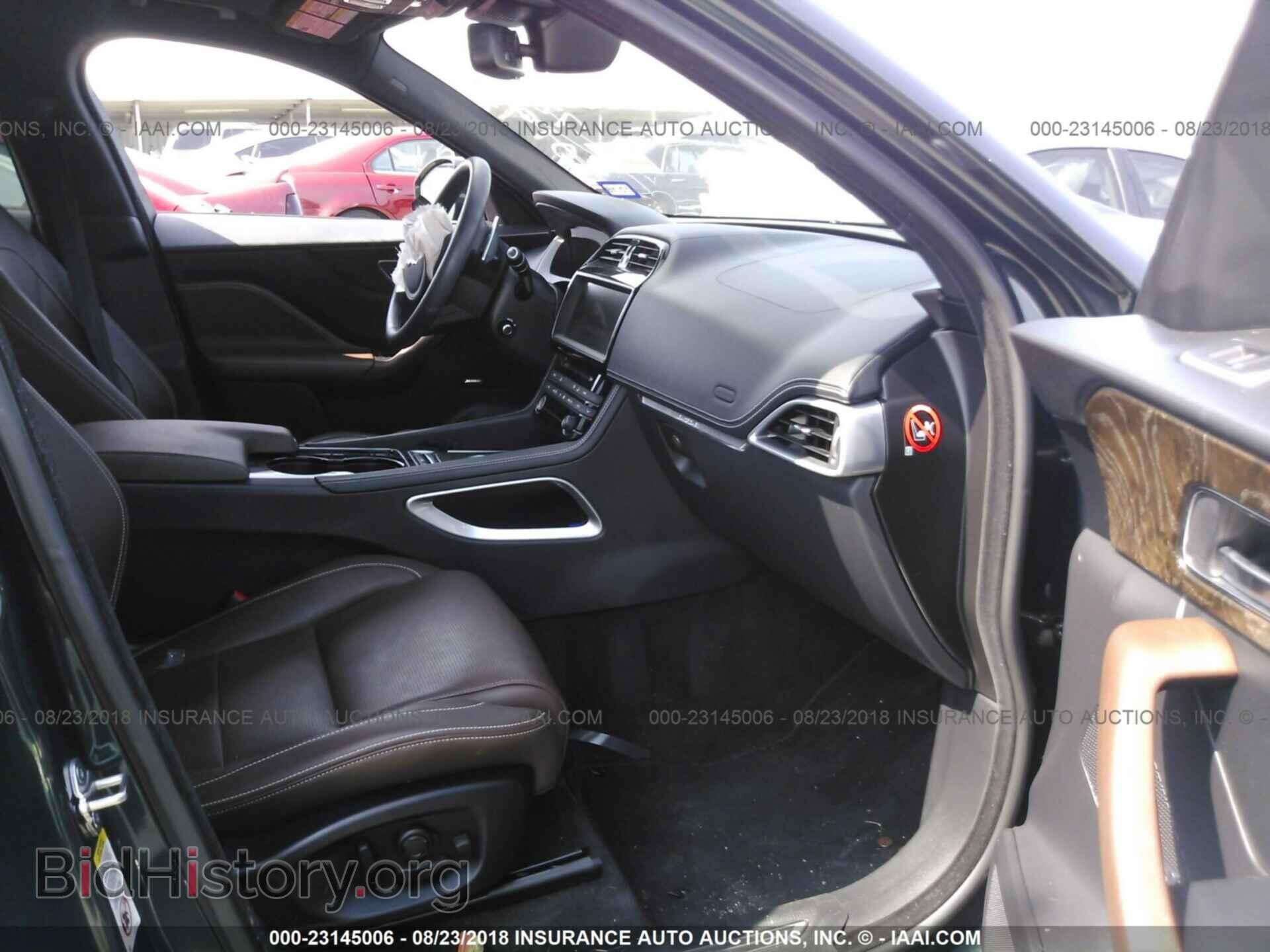 2017 Jaguar F-pace - VIN: SADCM2BV0HA492755 - Фото 5