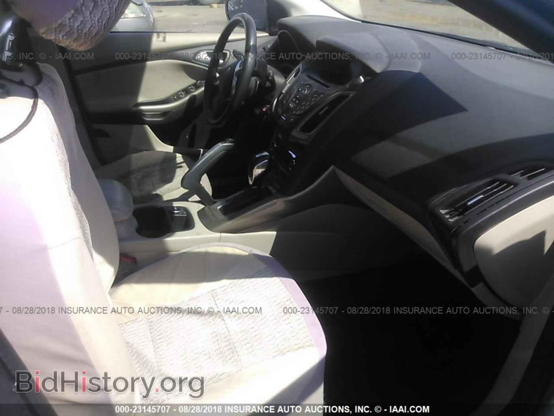 2012 Ford Focus - VIN: 1FAHP3M2XCL374653 - Фото 5