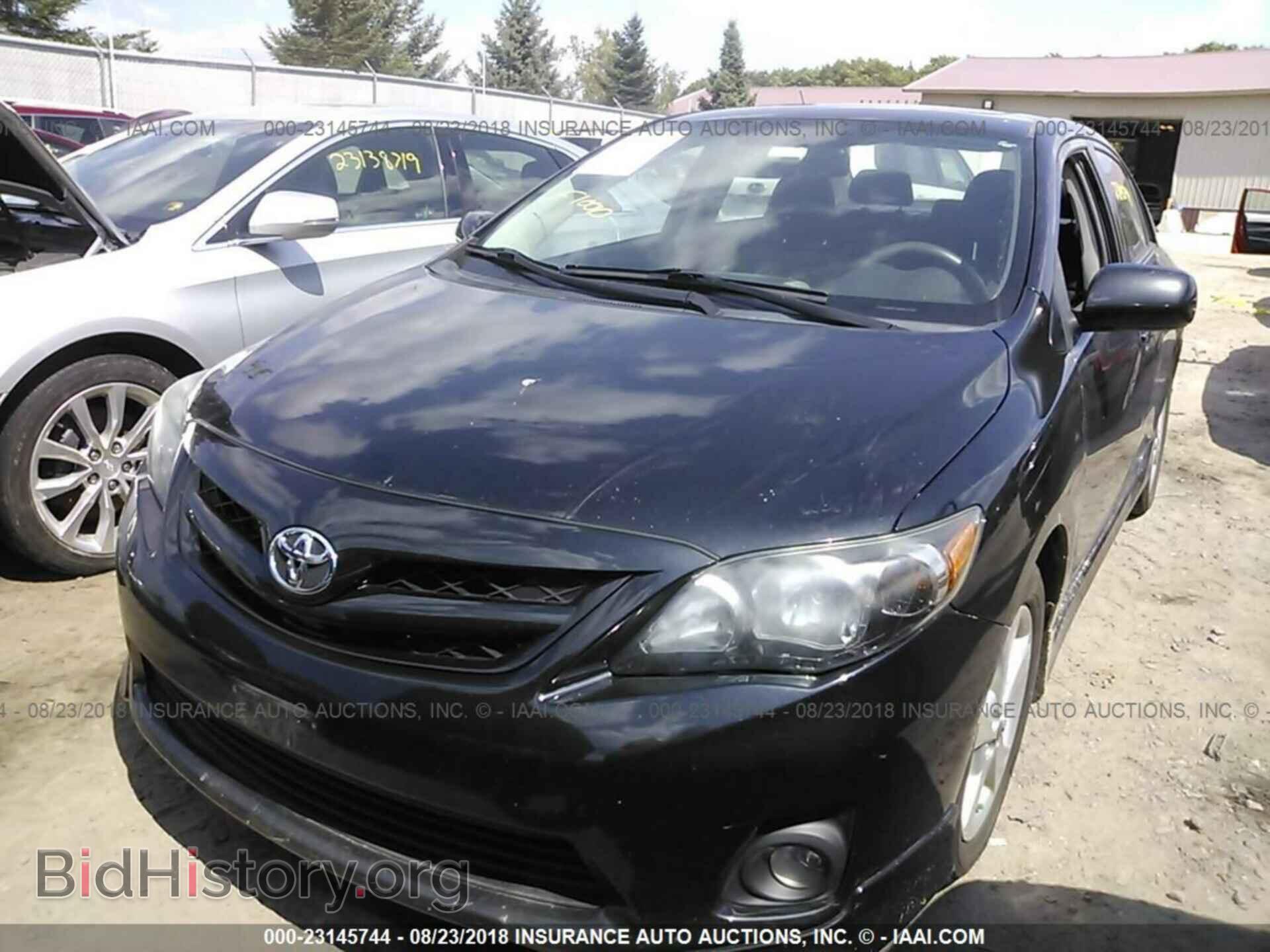 2011 Toyota Corolla - VIN: 2T1BU4EE2BC617174 - Фото 2