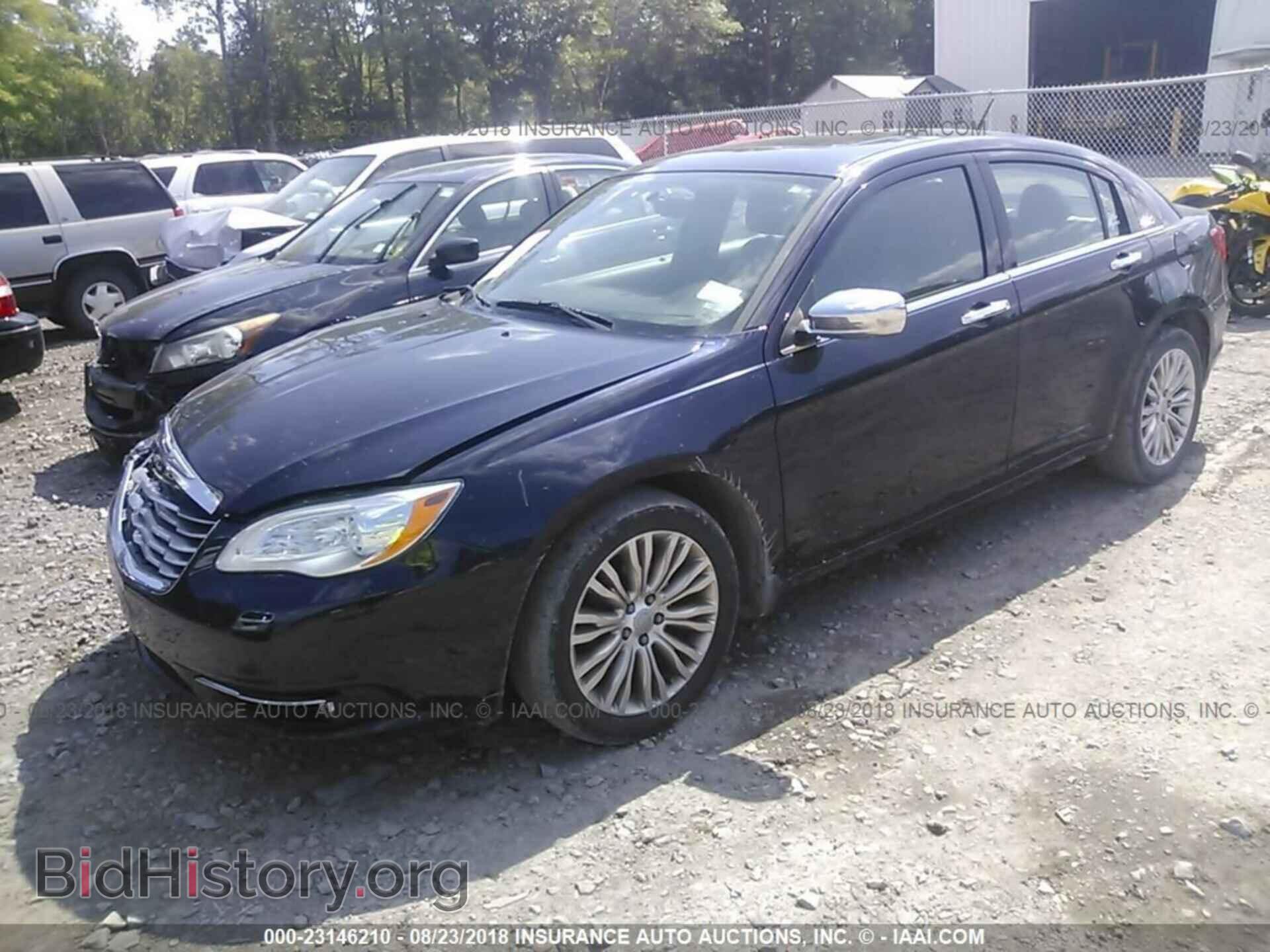 2011 Chrysler 200 - VIN: 1C3BC2FB7BN594200 - Photo 2