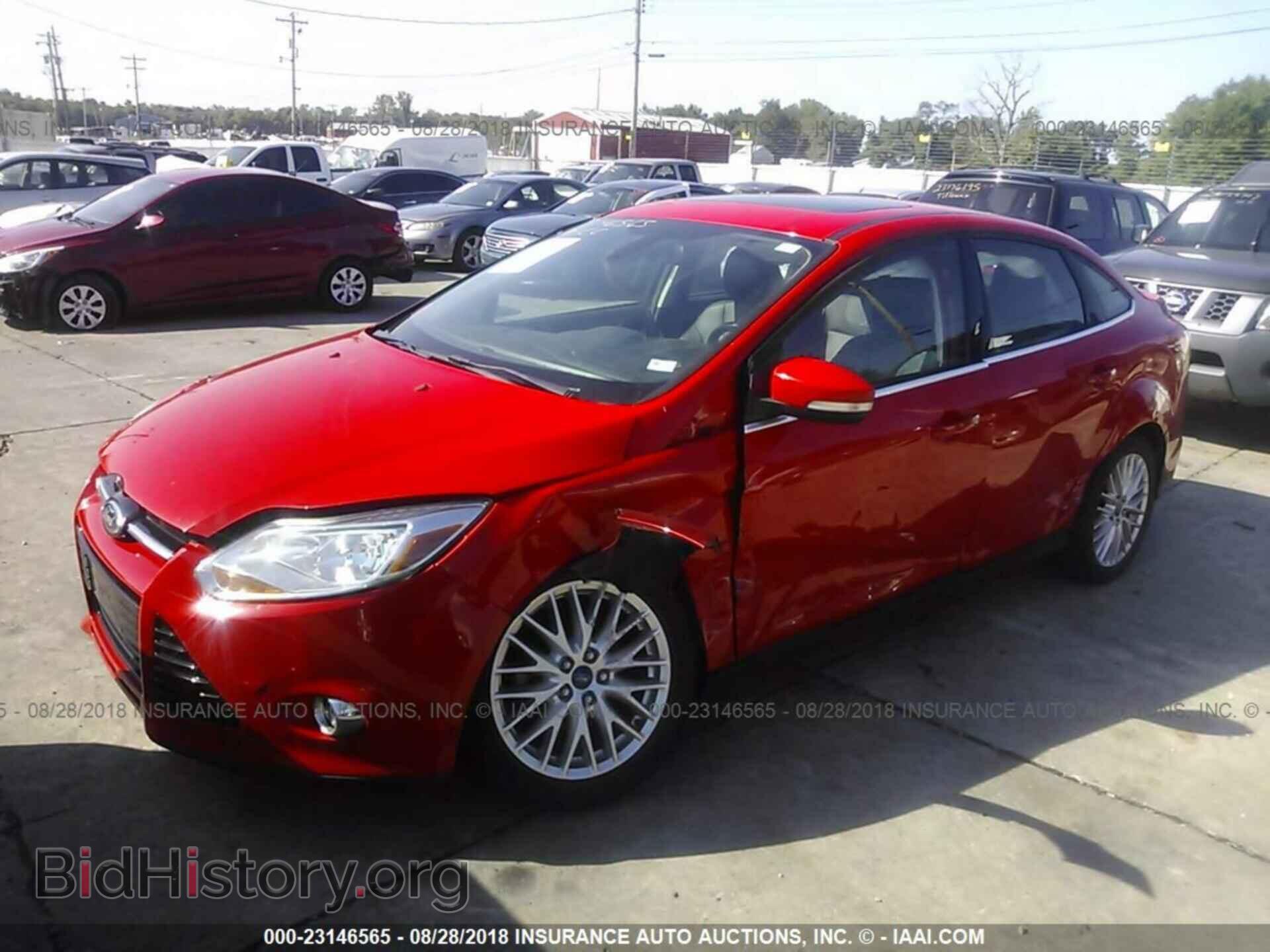 2012 Ford Focus - VIN: 1FAHP3H25CL393511 - Photo 2