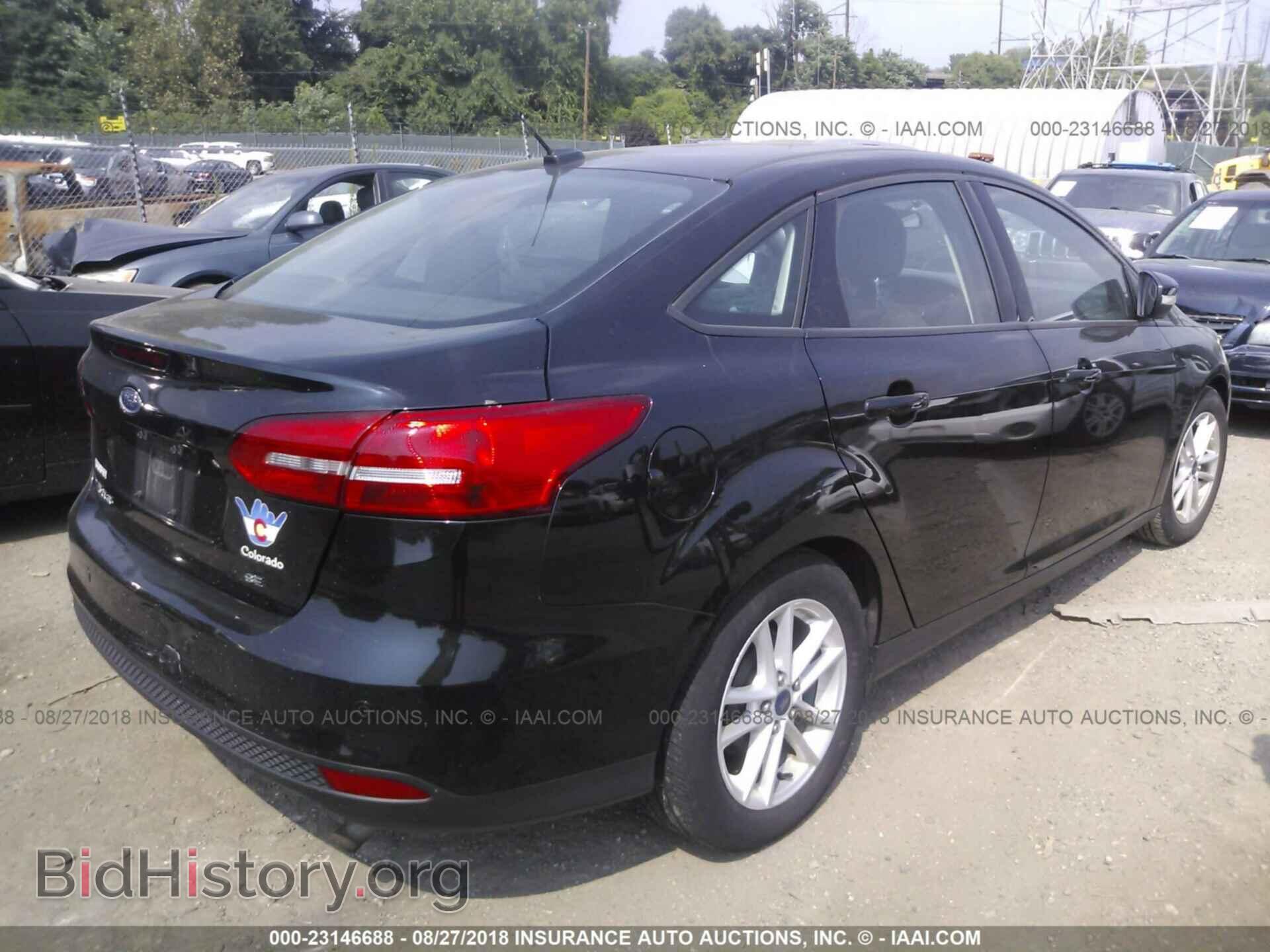 2016 Ford Focus - VIN: 1FADP3F22GL210475 - Фото 4