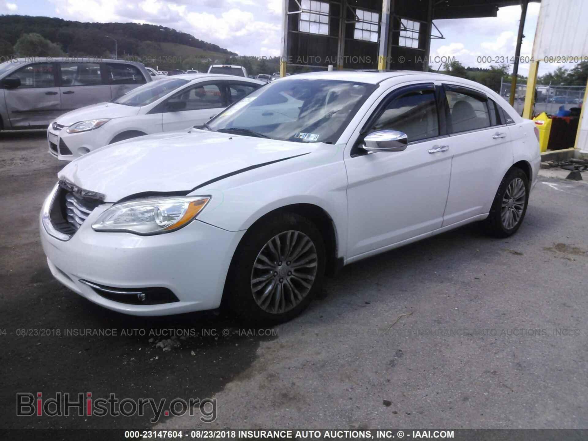 2012 Chrysler 200 - VIN: 1C3CCBCB9CN305540 - Фото 2