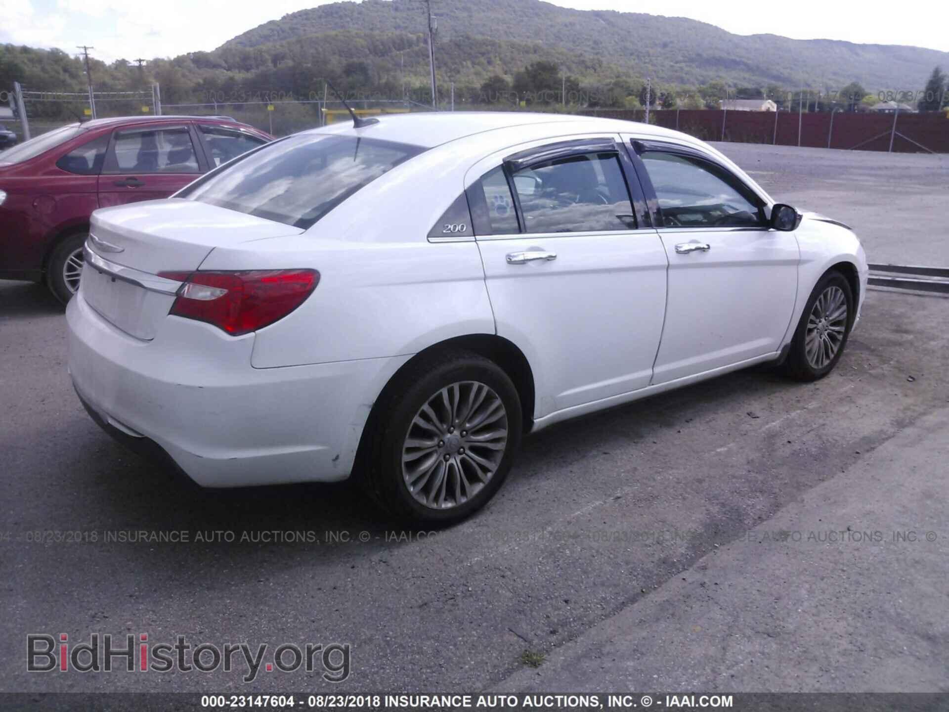 2012 Chrysler 200 - VIN: 1C3CCBCB9CN305540 - Фото 4