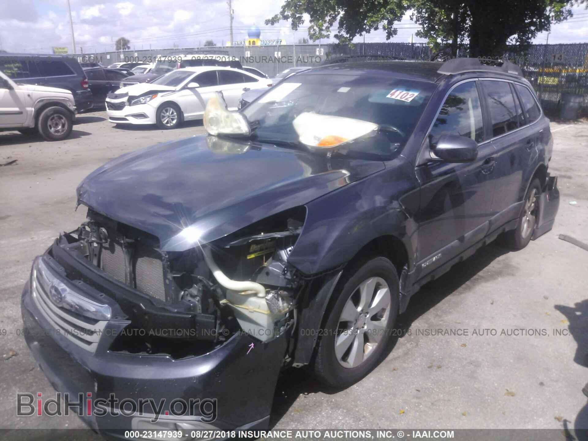 2011 Subaru Outback - VIN: 4S4BRBBC7B3329583 - Фото 2