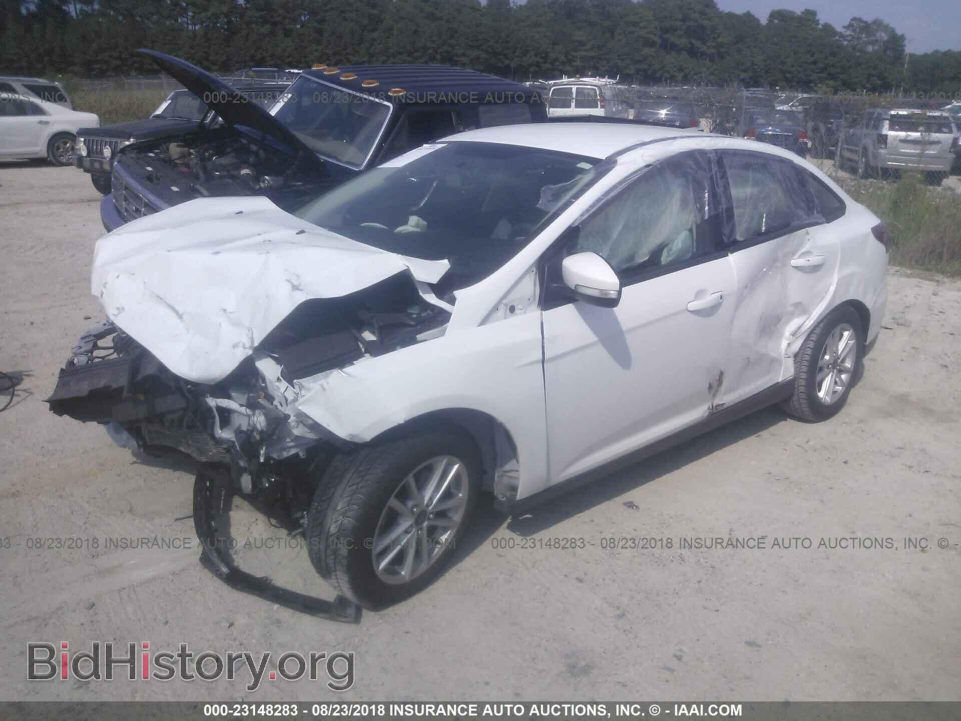 2016 Ford Focus - VIN: 1FADP3F20GL255575 - Photo 2
