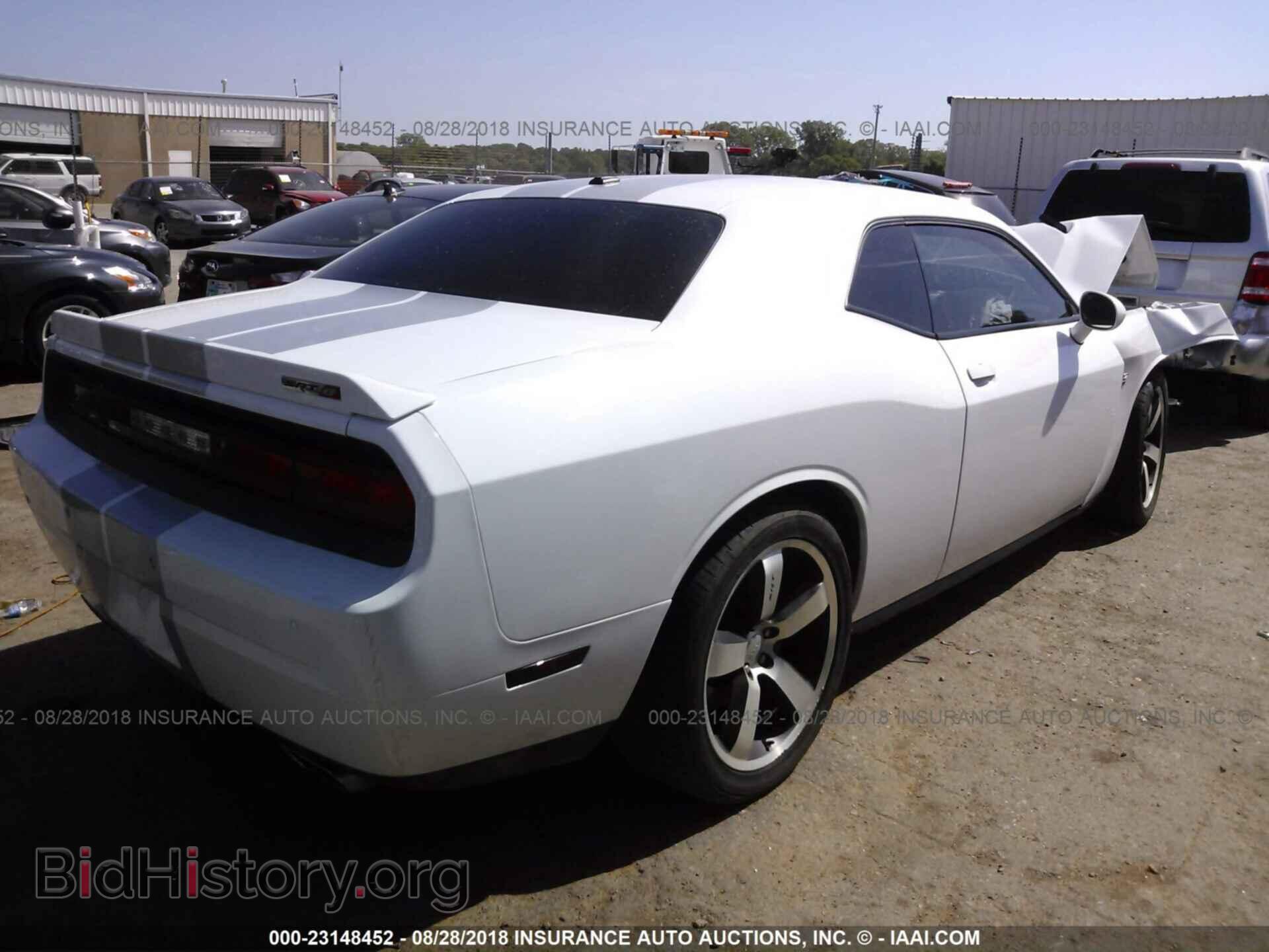 2012 Dodge Challenger - VIN: 2C3CDYCJ9CH210041 - Photo 4