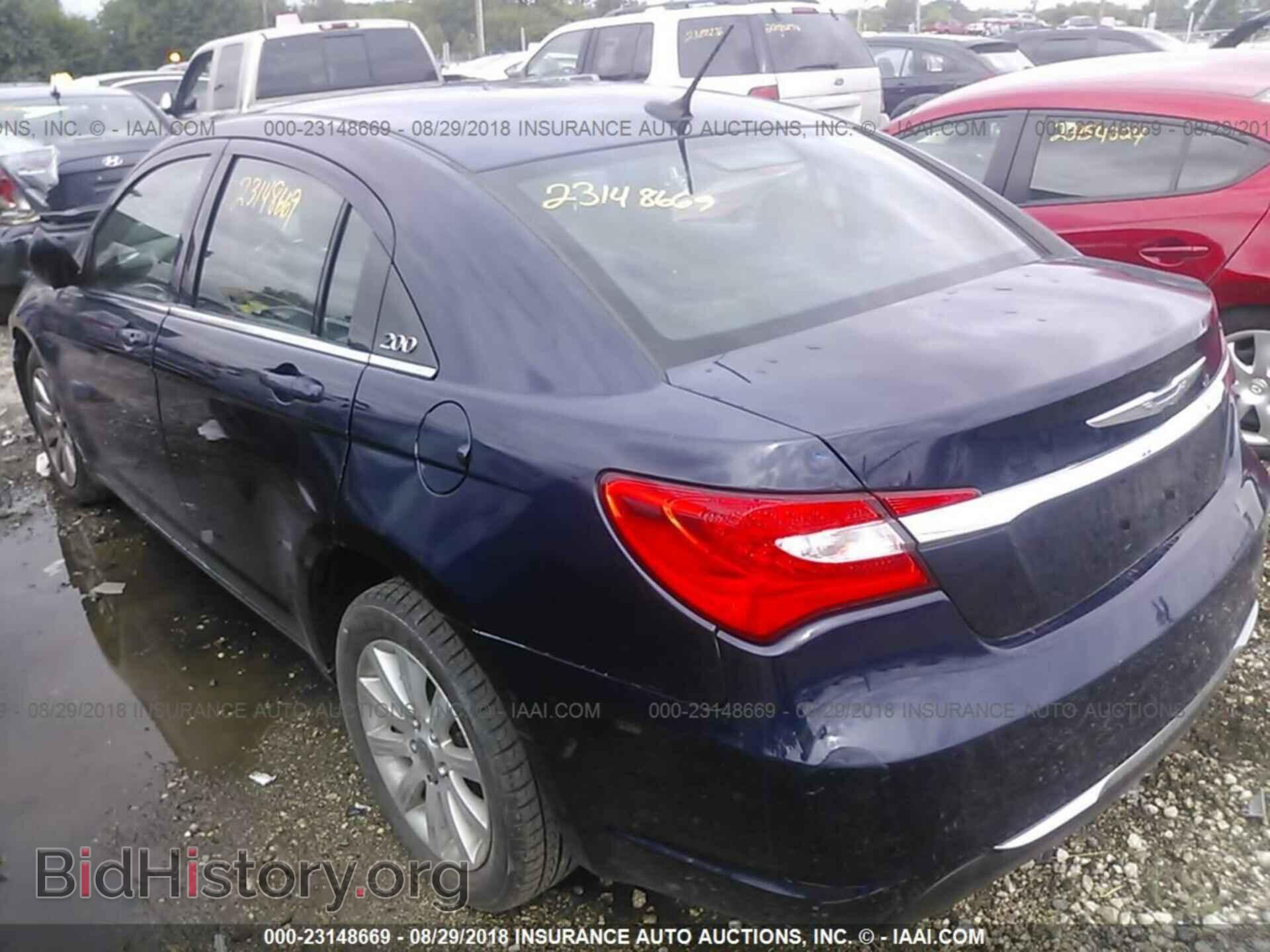 2013 Chrysler 200 - VIN: 1C3CCBBBXDN693803 - Фото 3