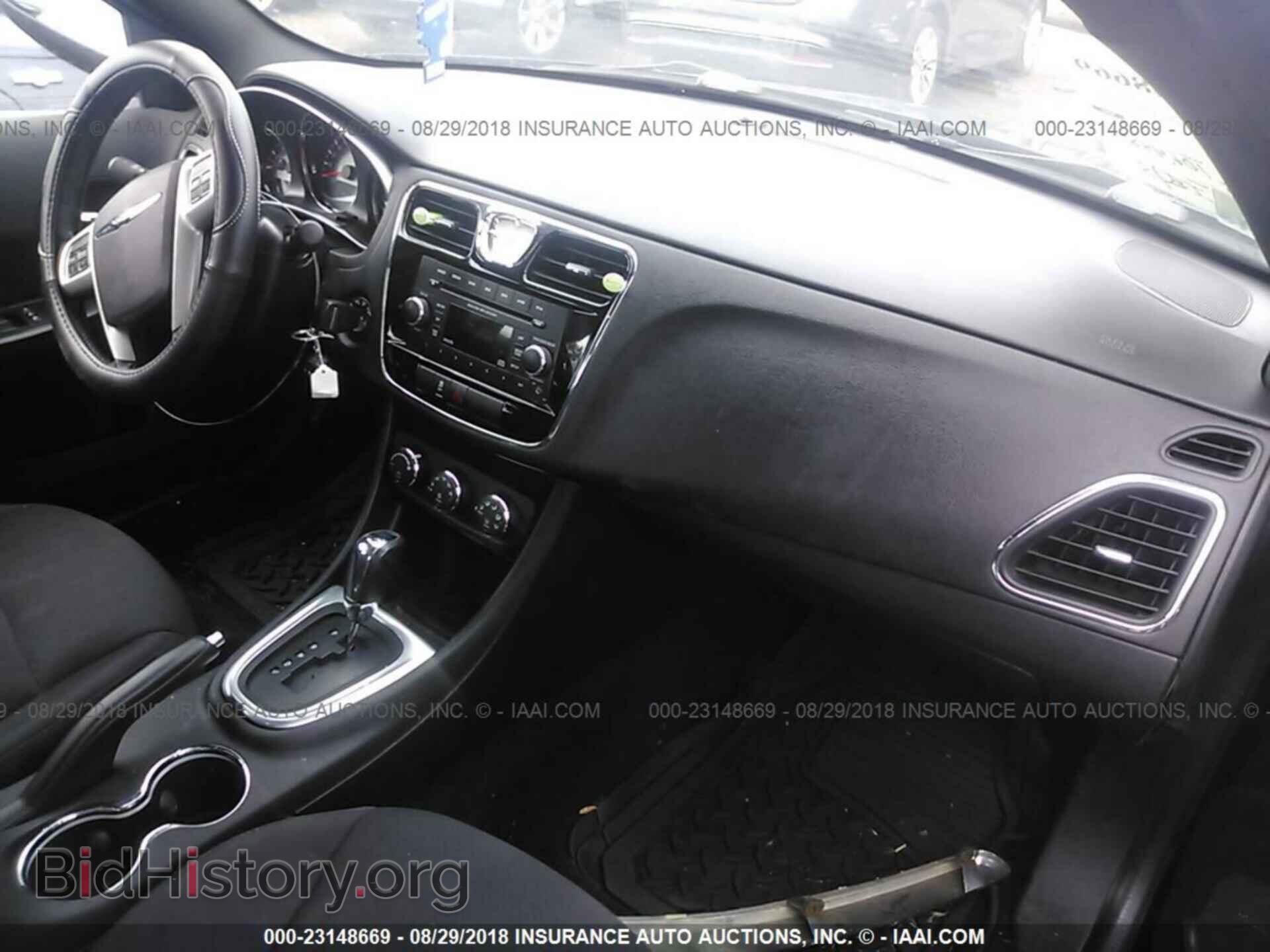 2013 Chrysler 200 - VIN: 1C3CCBBBXDN693803 - Фото 5