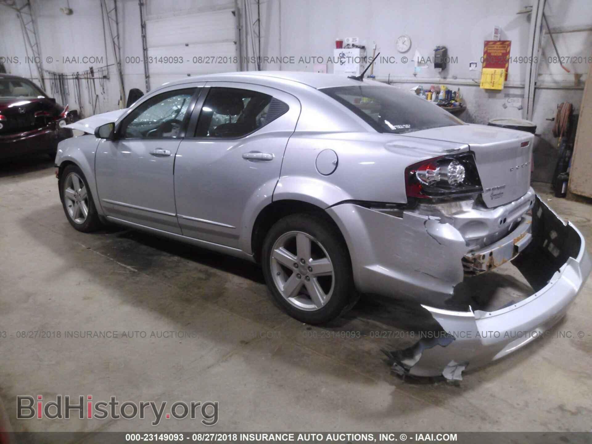 2011 Dodge Avenger - VIN: 1B3BD4FB2BN586799 - Photo 3