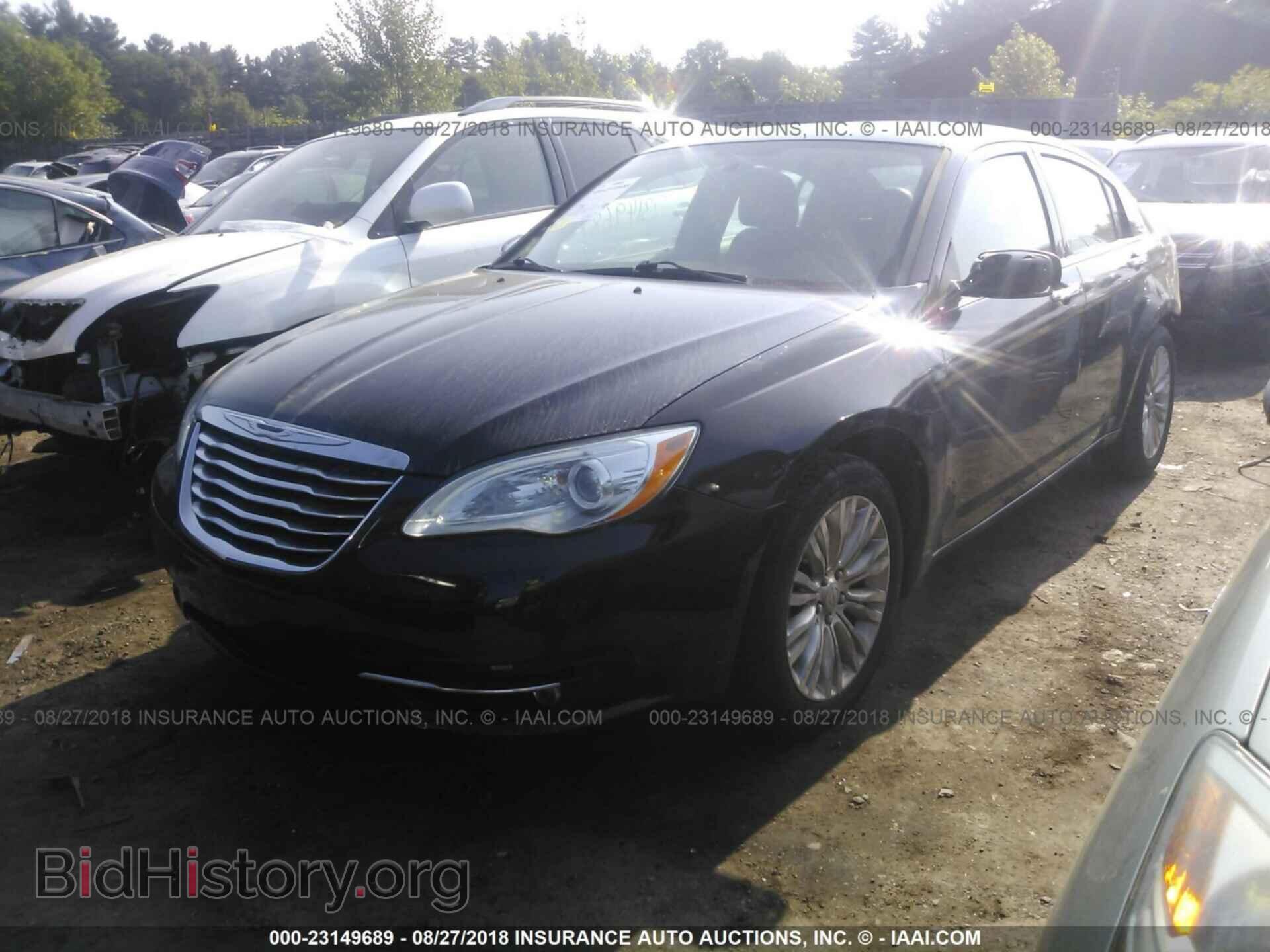 2013 Chrysler 200 - VIN: 1C3CCBCG4DN729205 - Photo 2