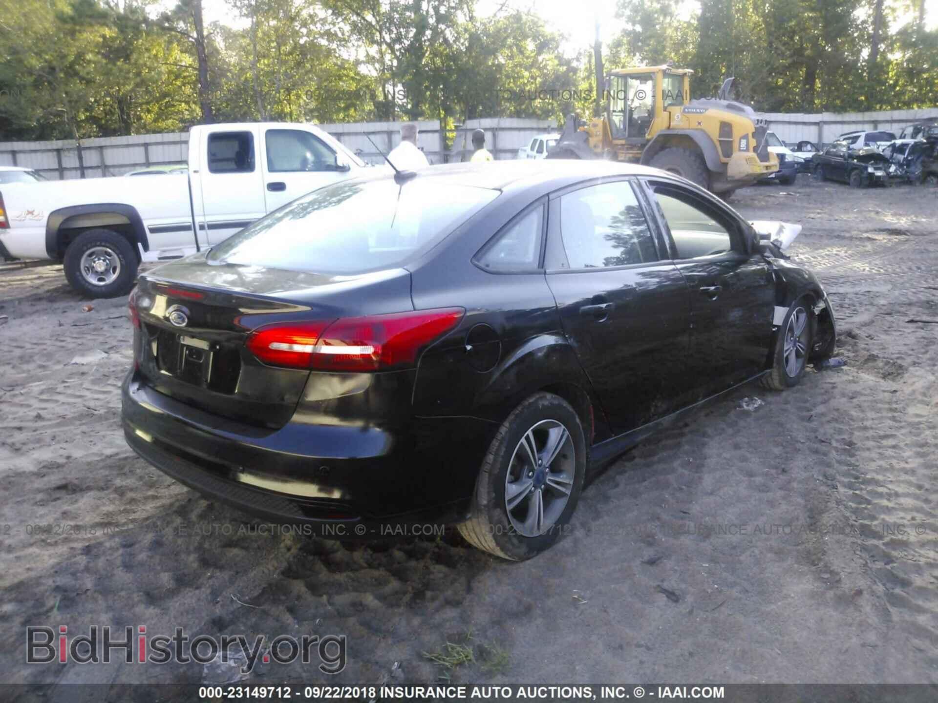 2016 Ford Focus - VIN: 1FADP3FE0GL302212 - Фото 4