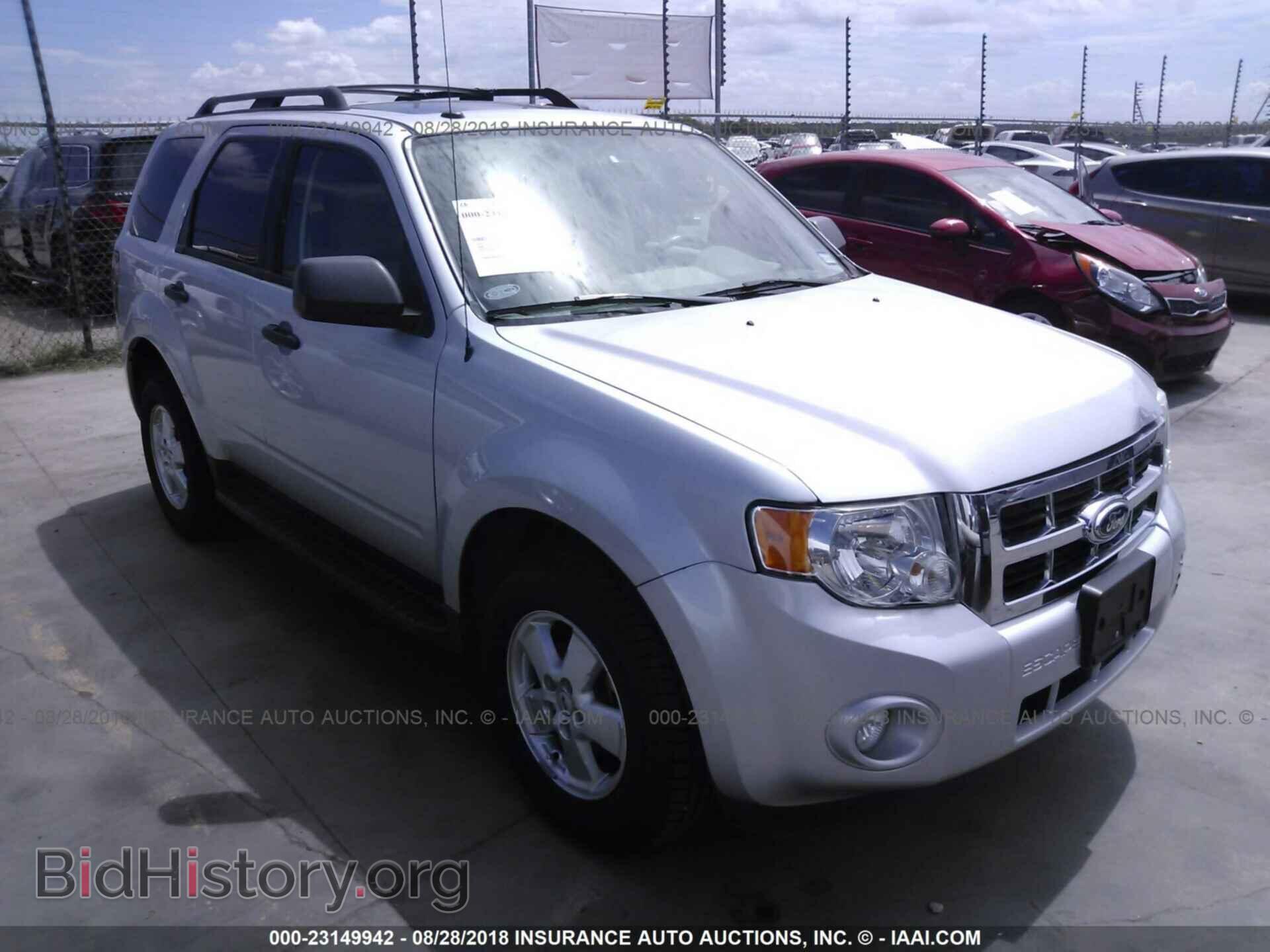 Photo 1FMCU0D76CKC17551 - Ford Escape 2012