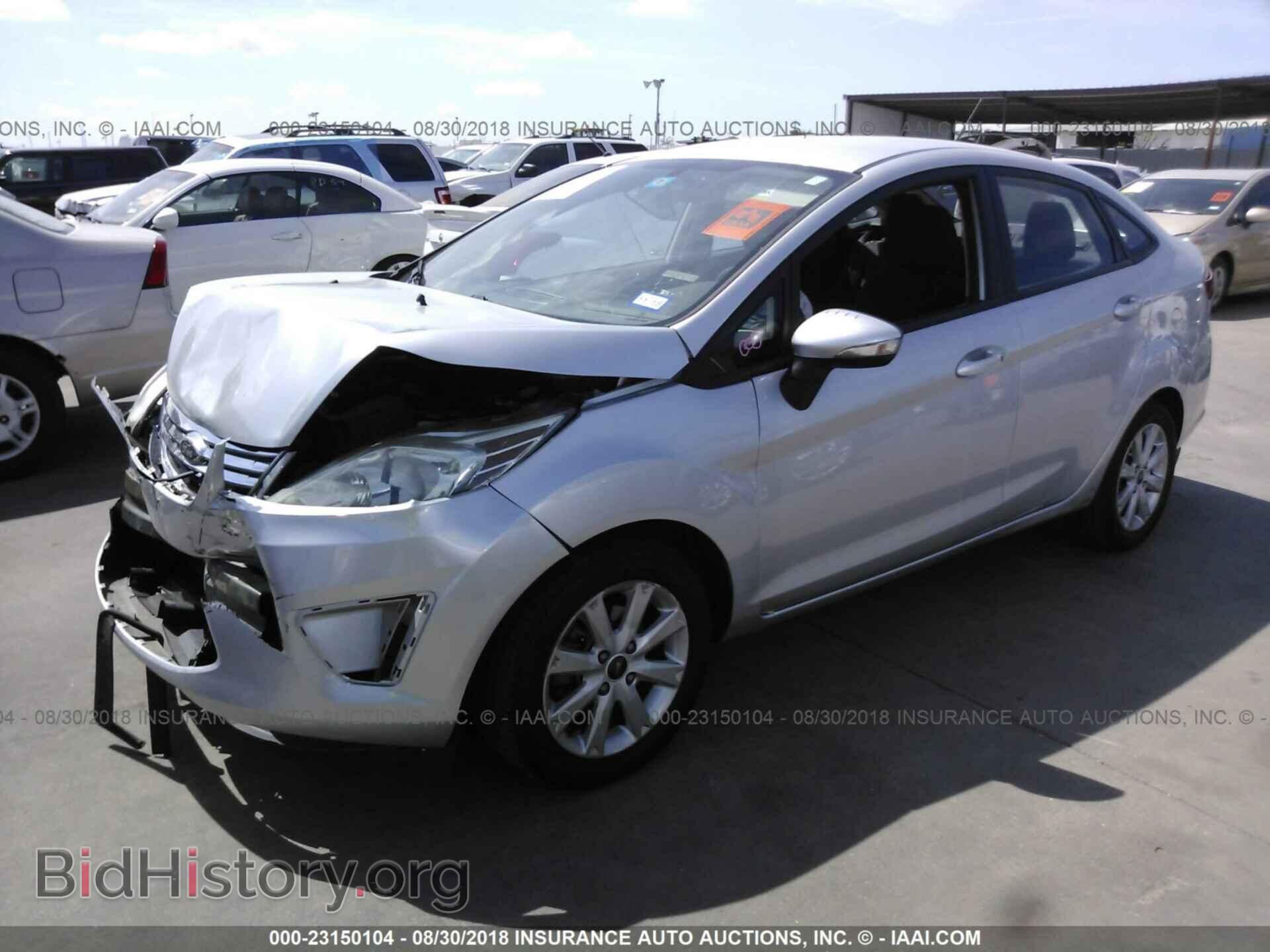 2013 Ford Fiesta - VIN: 3FADP4BJ6DM192012 - Фото 2