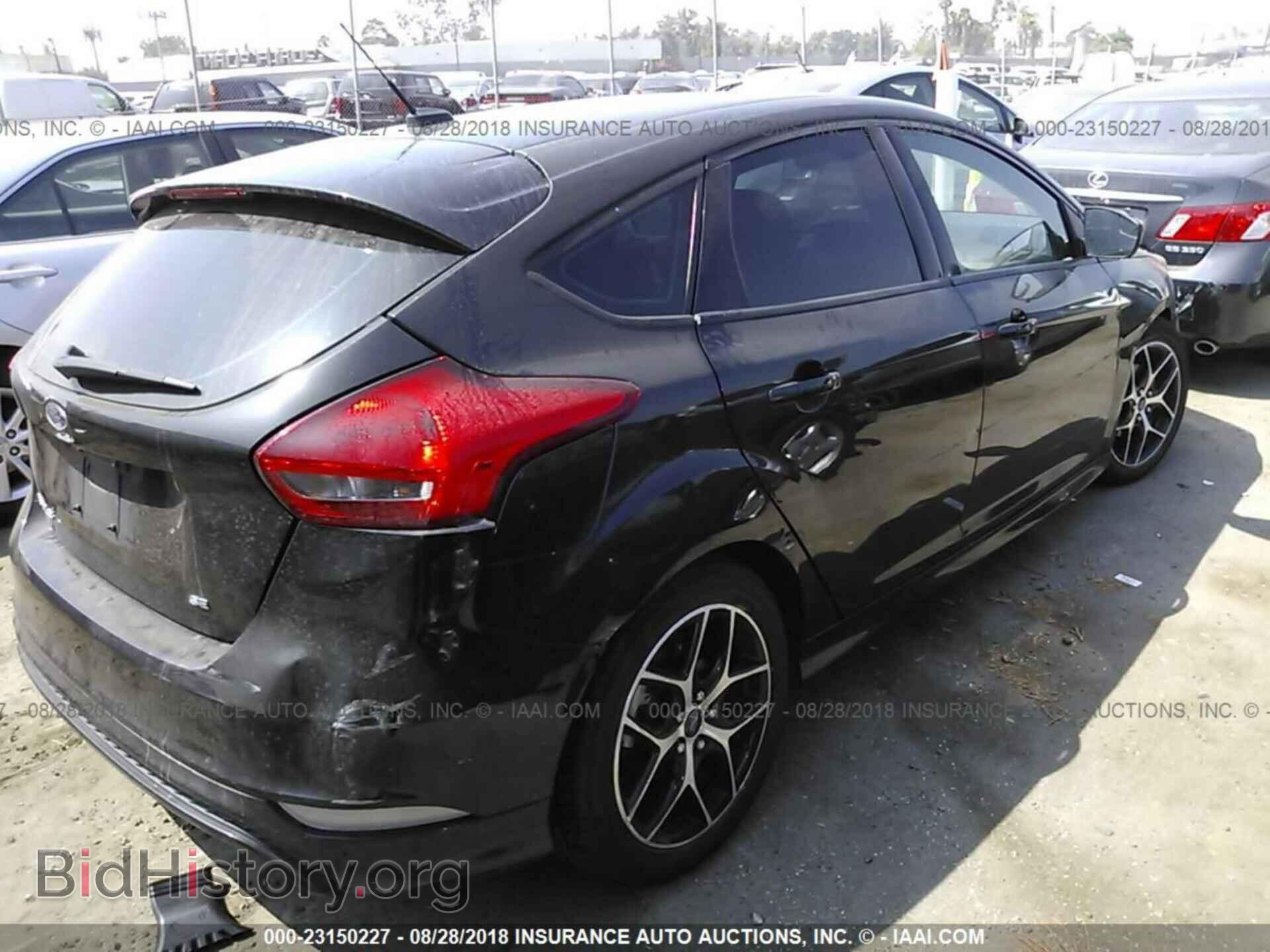 2015 Ford Focus - VIN: 1FADP3K27FL334651 - Photo 4