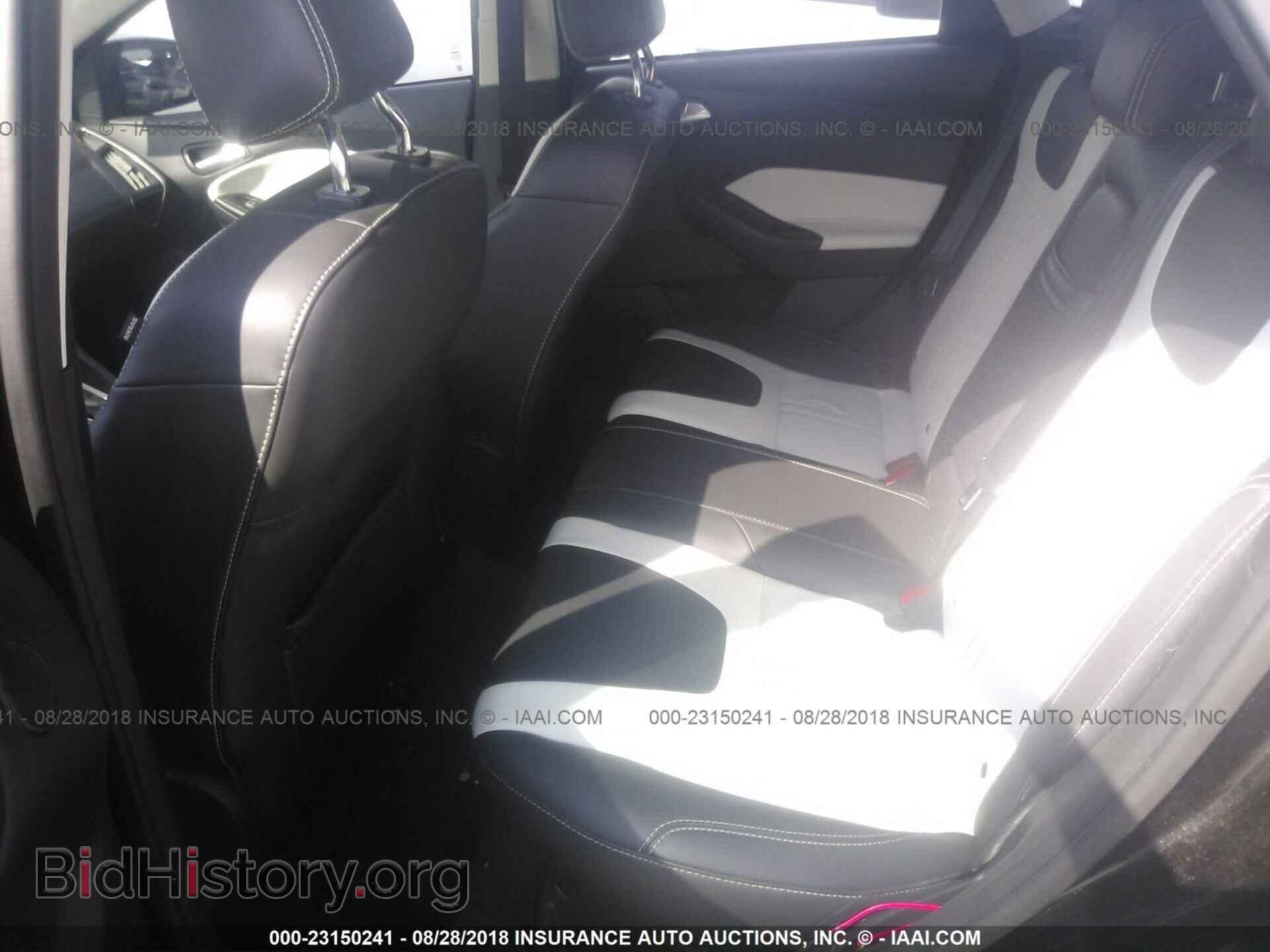 2012 Ford Focus - VIN: 1FAHP3N27CL166700 - Photo 8