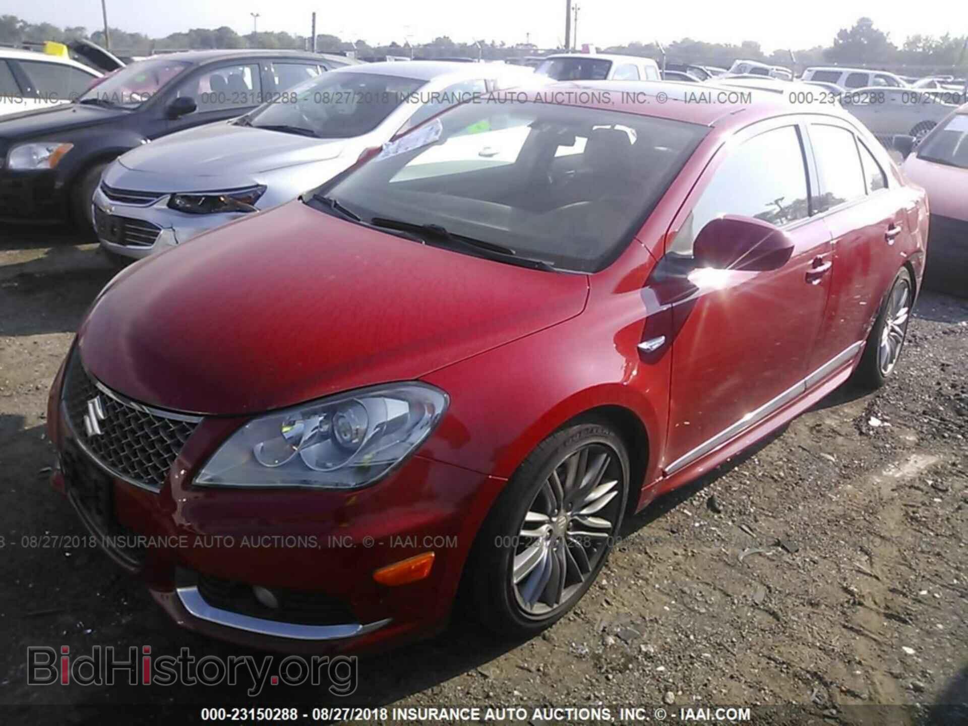 2011 Suzuki Kizashi - VIN: JS2RF9A60B6110209 - Photo 2