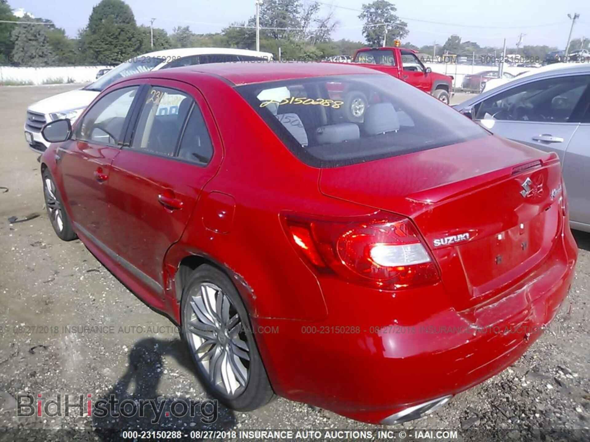 2011 Suzuki Kizashi - VIN: JS2RF9A60B6110209 - Photo 3