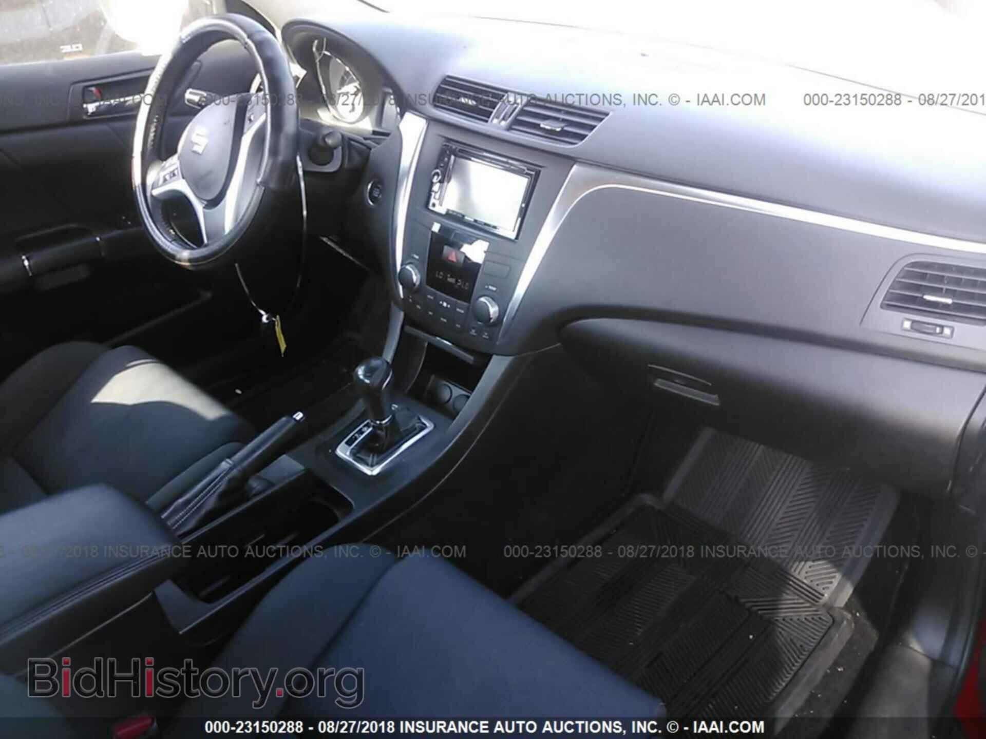 2011 Suzuki Kizashi - VIN: JS2RF9A60B6110209 - Photo 5