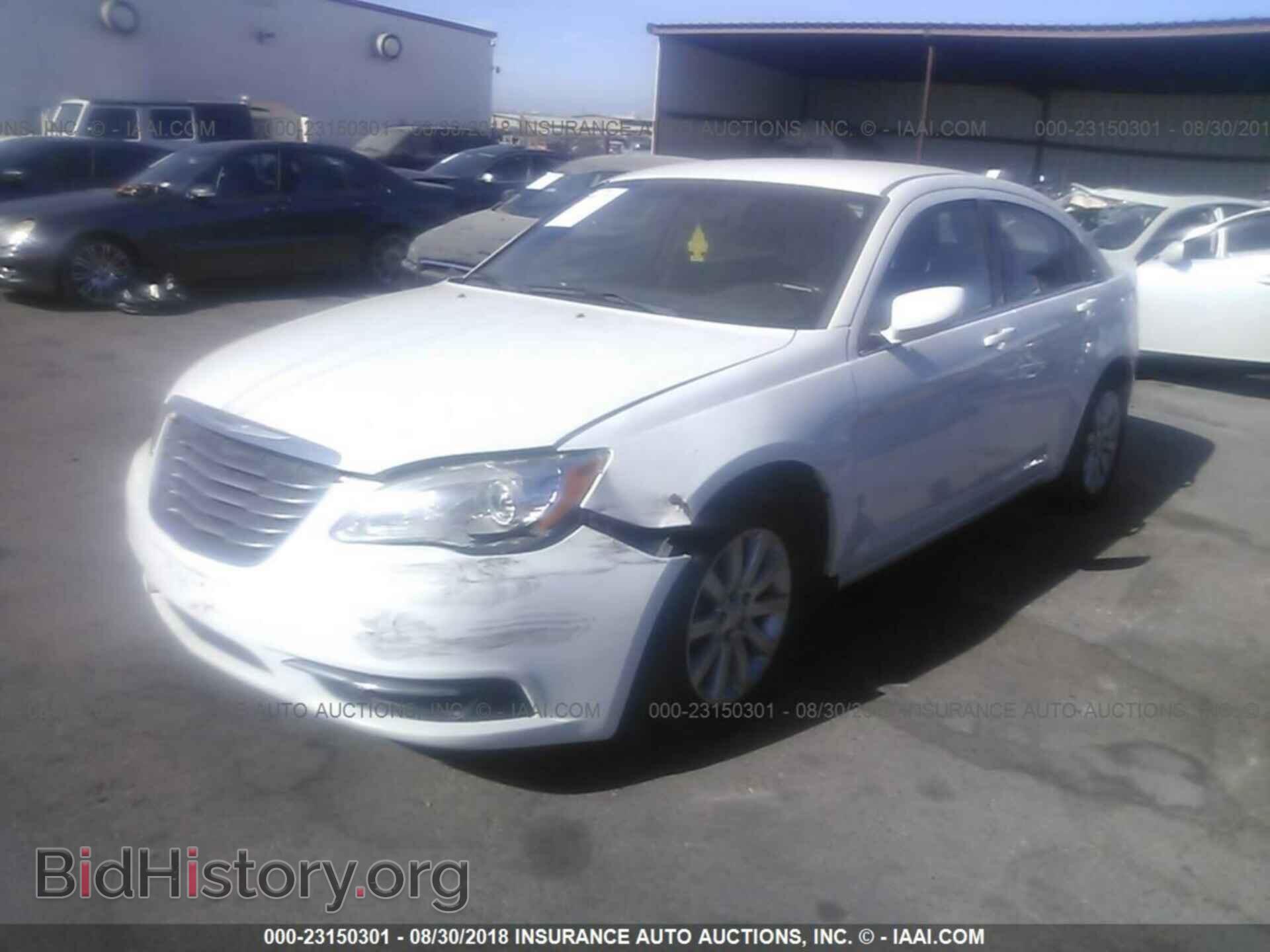 2013 Chrysler 200 - VIN: 1C3CCBBB9DN764554 - Photo 2