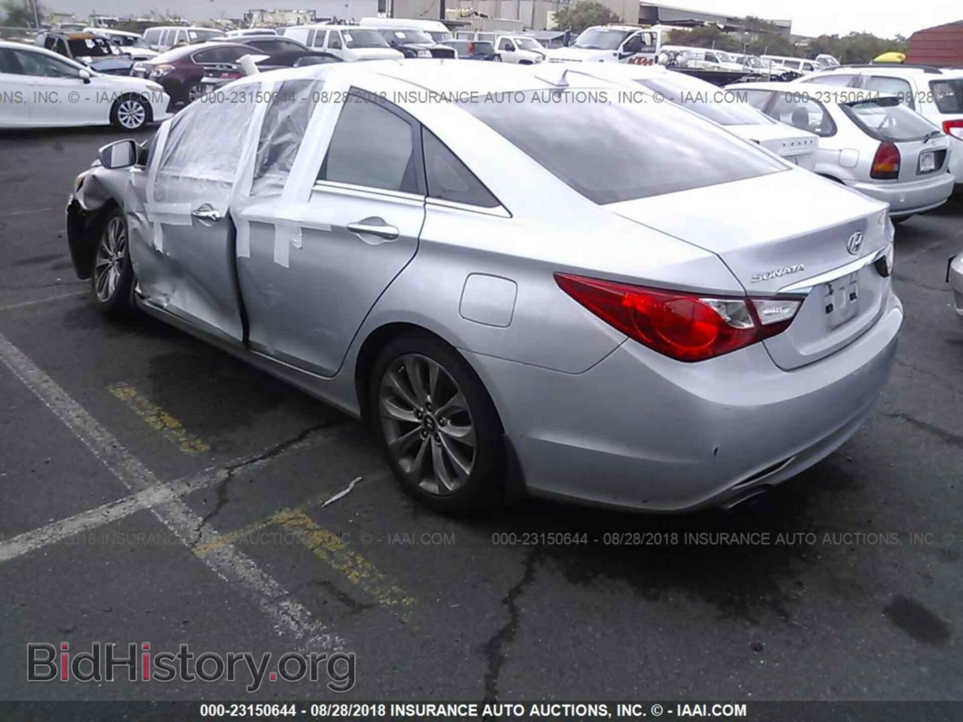 2012 Hyundai Sonata - VIN: 5NPEC4AC1CH338656 - Photo 3