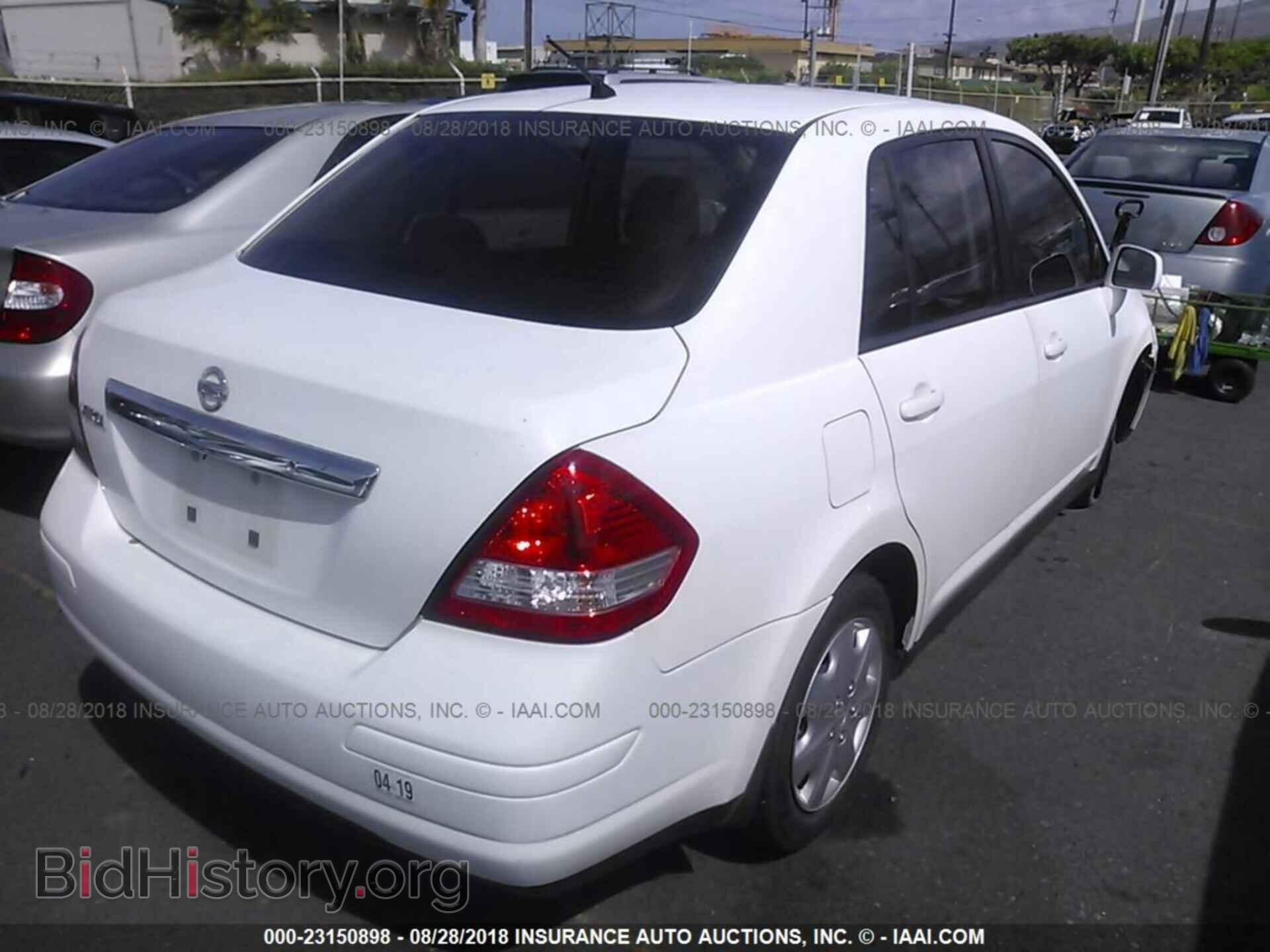 2011 Nissan Versa - VIN: 3N1BC1AP1BL449276 - Фото 4