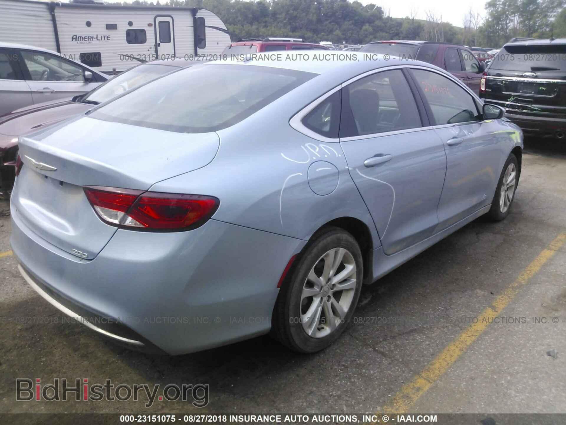 2015 Chrysler 200 - VIN: 1C3CCCAB3FN666050 - Photo 4