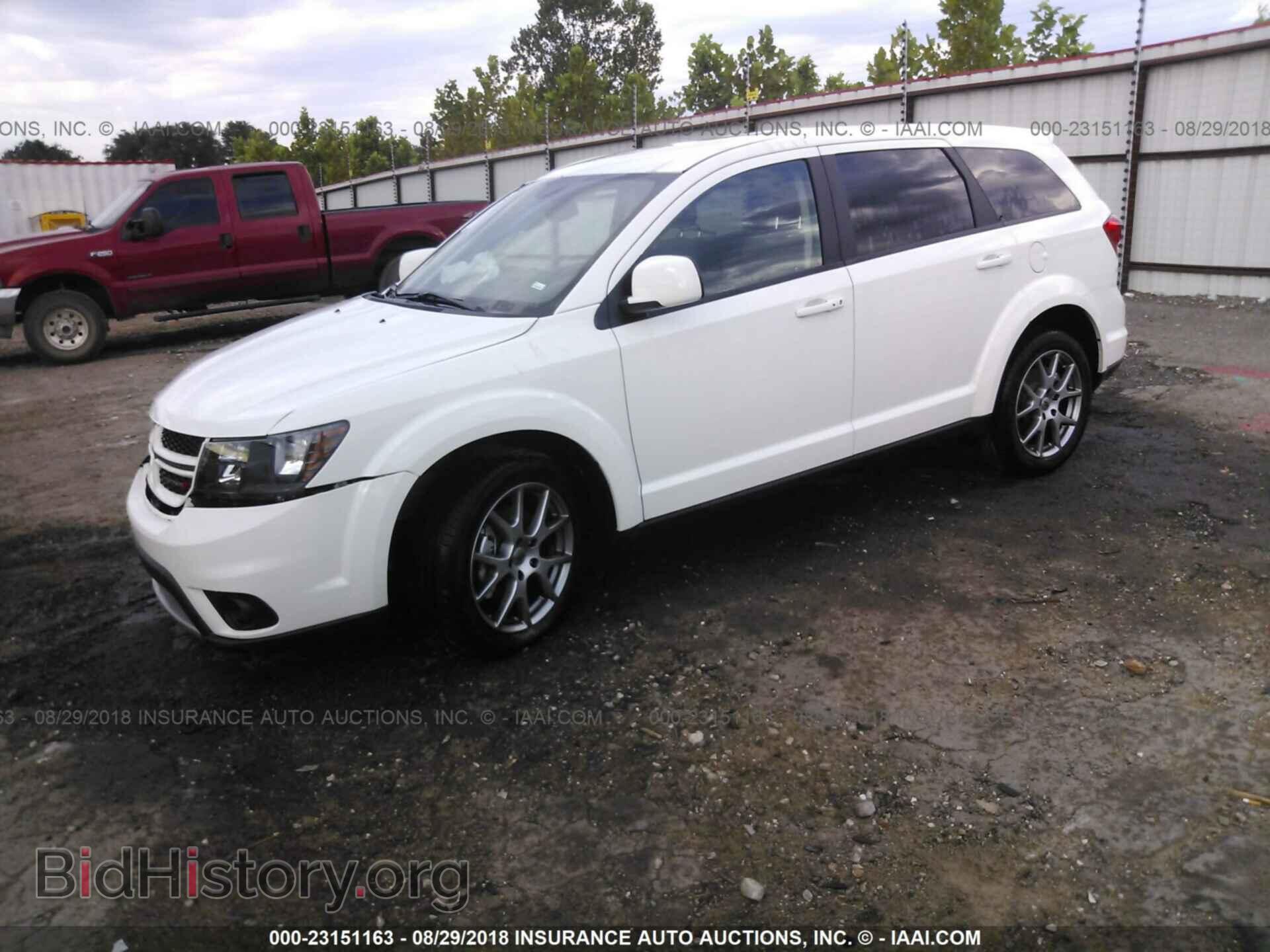 2018 Dodge Journey - VIN: 3C4PDCEG2JT335517 - Фото 2