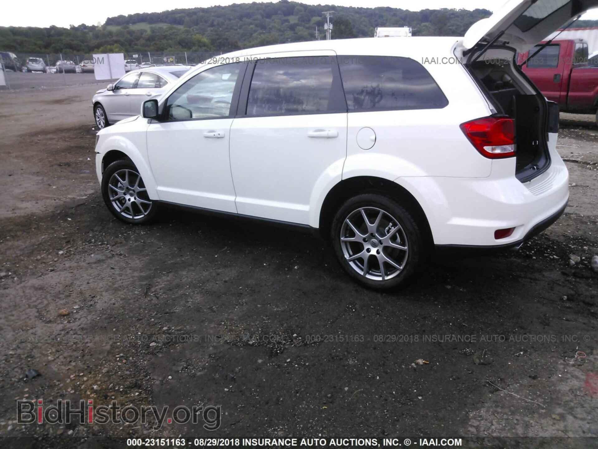 2018 Dodge Journey - VIN: 3C4PDCEG2JT335517 - Фото 3