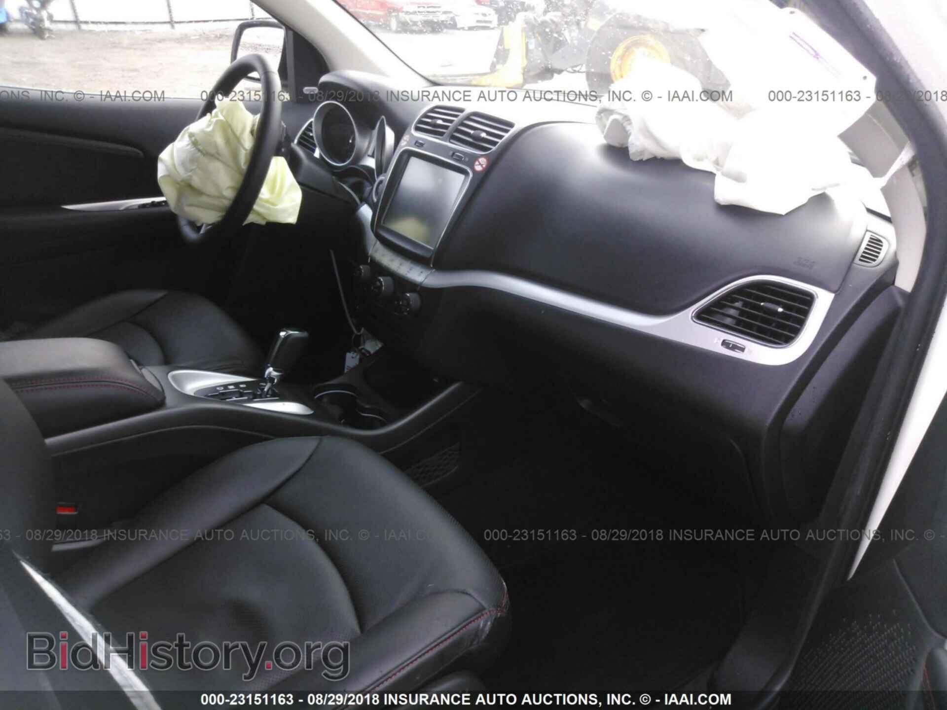 2018 Dodge Journey - VIN: 3C4PDCEG2JT335517 - Фото 5