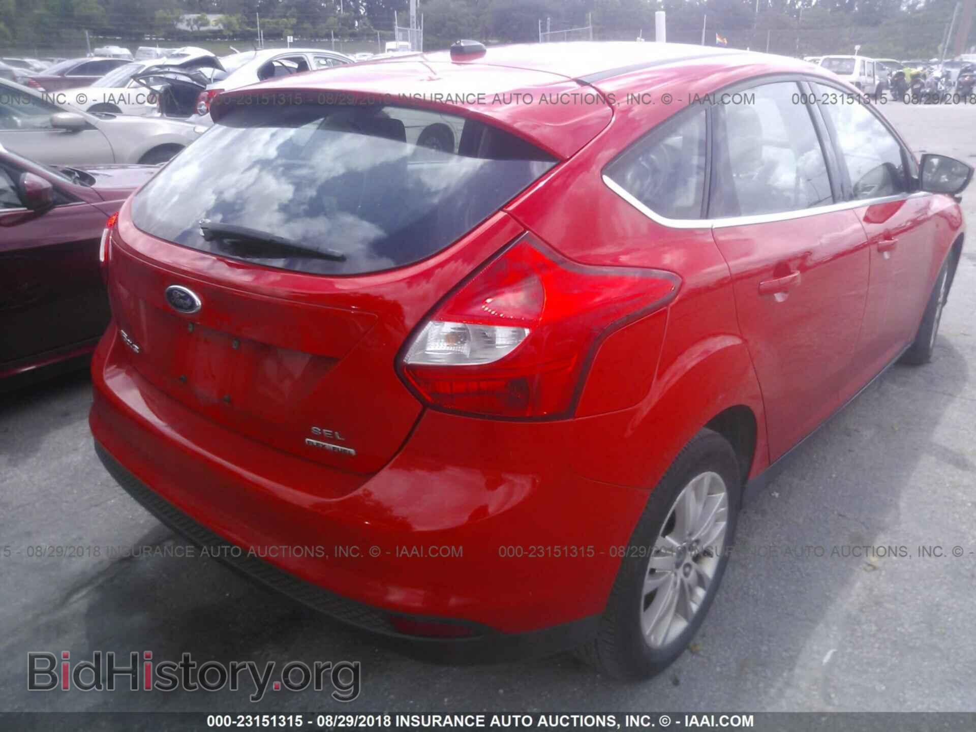 2012 Ford Focus - VIN: 1FAHP3M21CL393205 - Photo 4