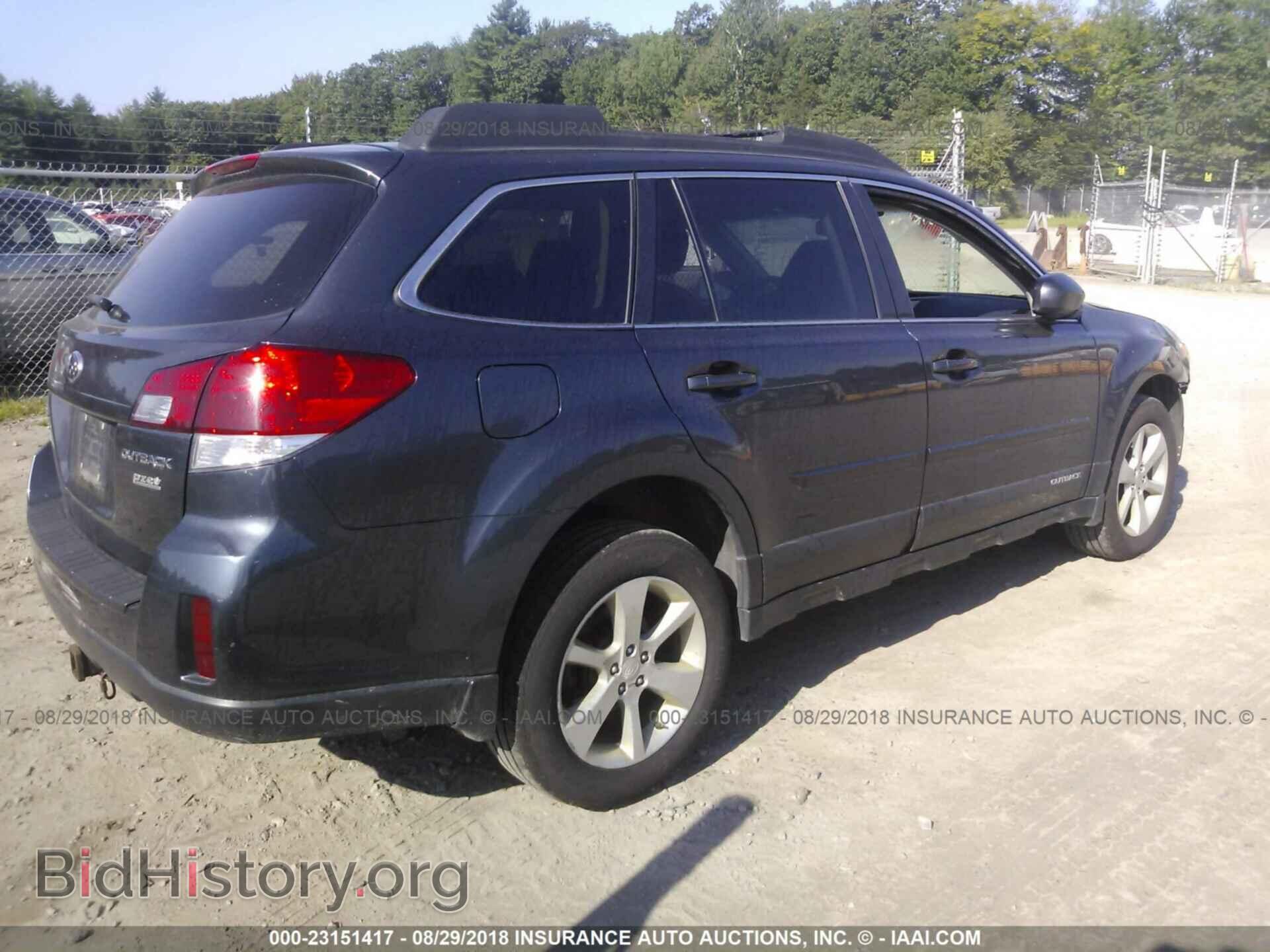 2013 Subaru Outback - VIN: 4S4BRBCCXD3319910 - Photo 4