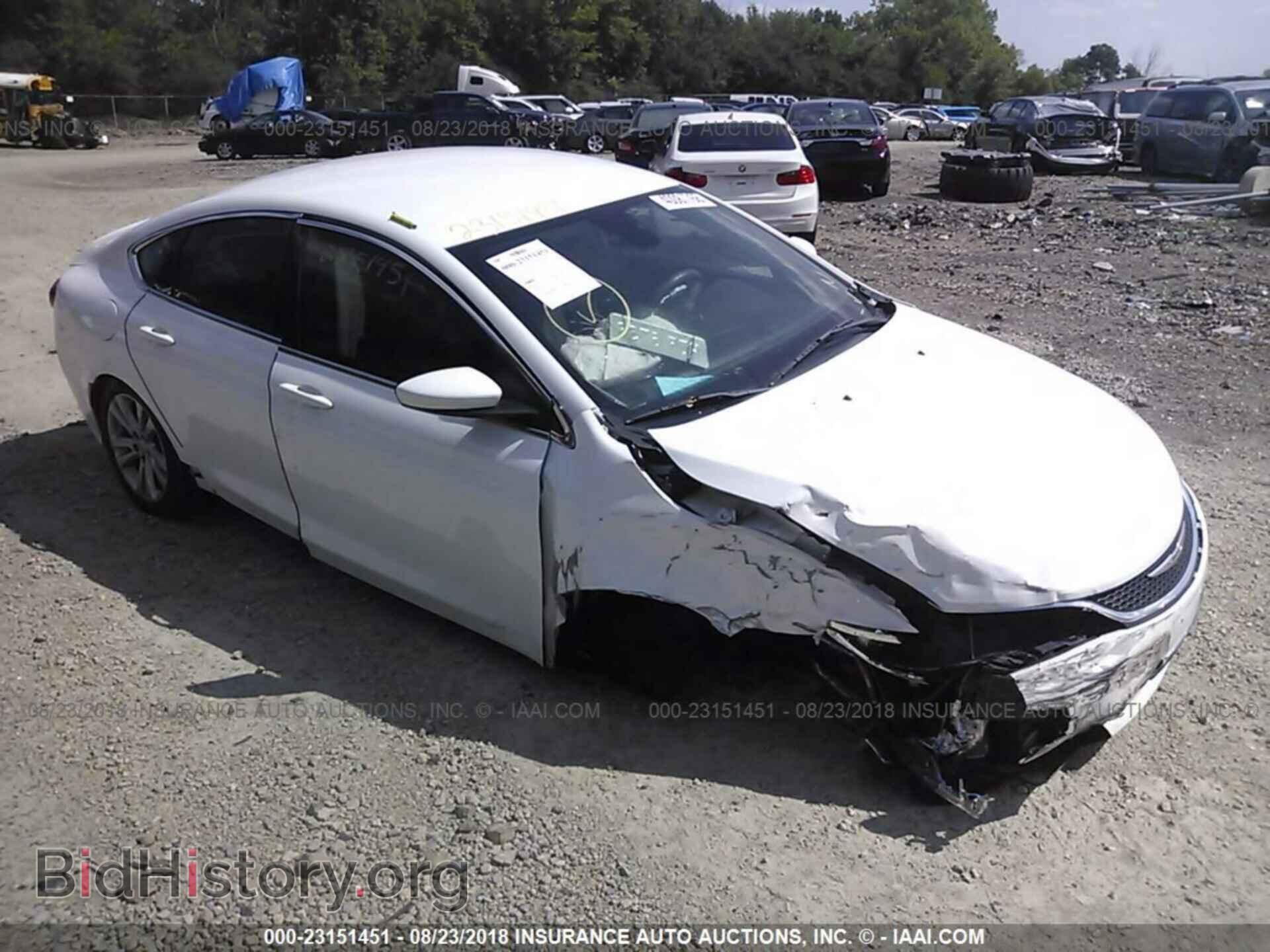 Photo 1C3CCCAB3FN570774 - Chrysler 200 2015