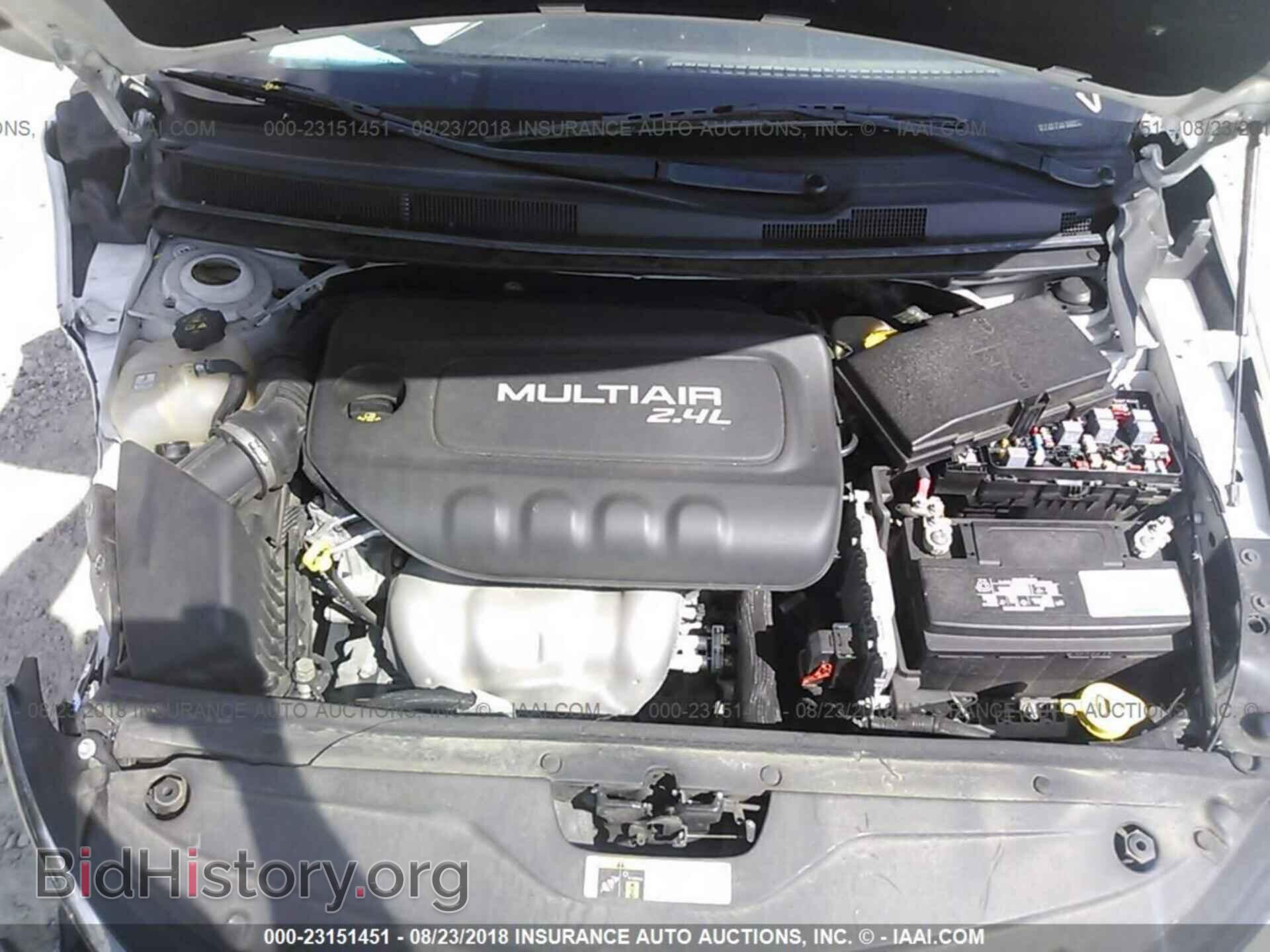 2015 Chrysler 200 - VIN: 1C3CCCAB3FN570774 - Фото 10