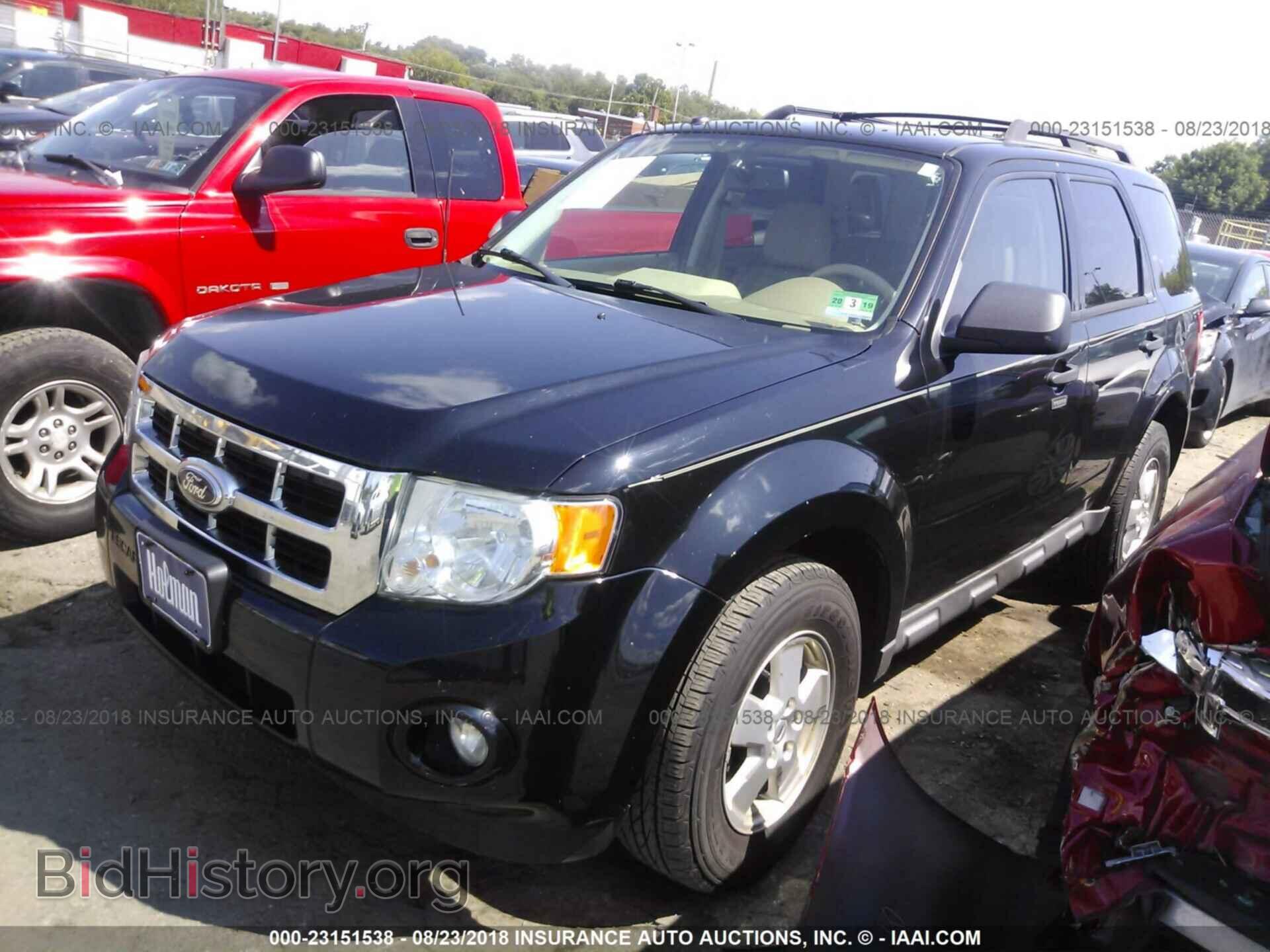 2012 Ford Escape - VIN: 1FMCU0DG1CKC35228 - Фото 2