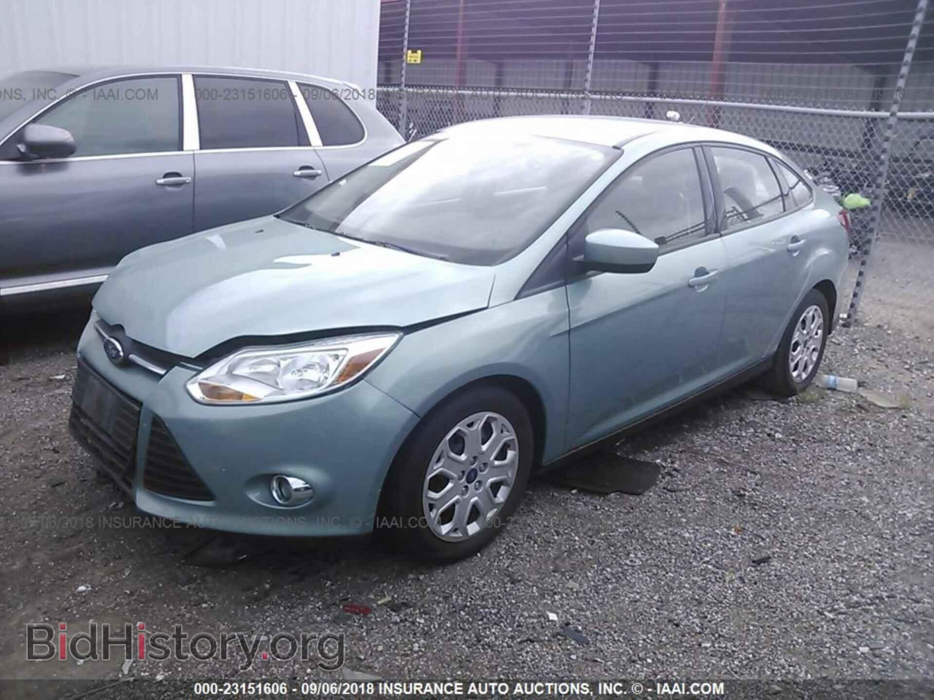 2012 Ford Focus - VIN: 1FAHP3F20CL282996 - Фото 2