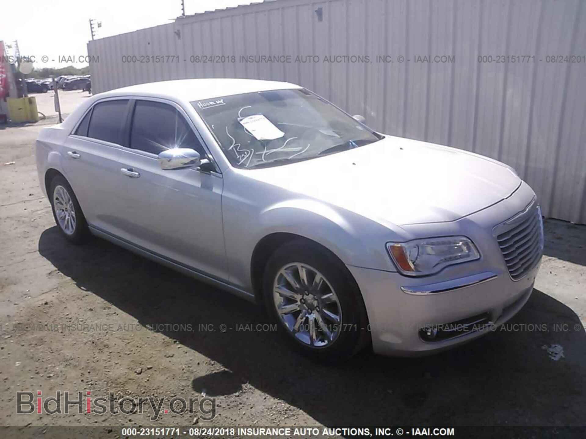 Фотография 2C3CCAET0CH263560 - Chrysler 300c 2012