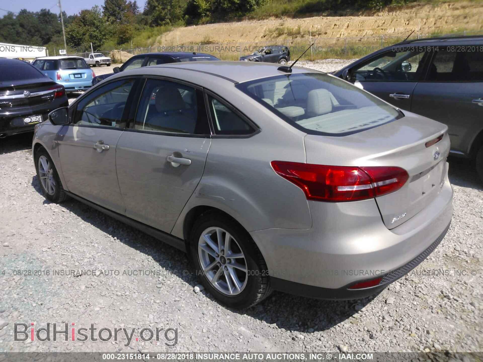 2015 Ford Focus - VIN: 1FADP3F23FL355488 - Photo 3