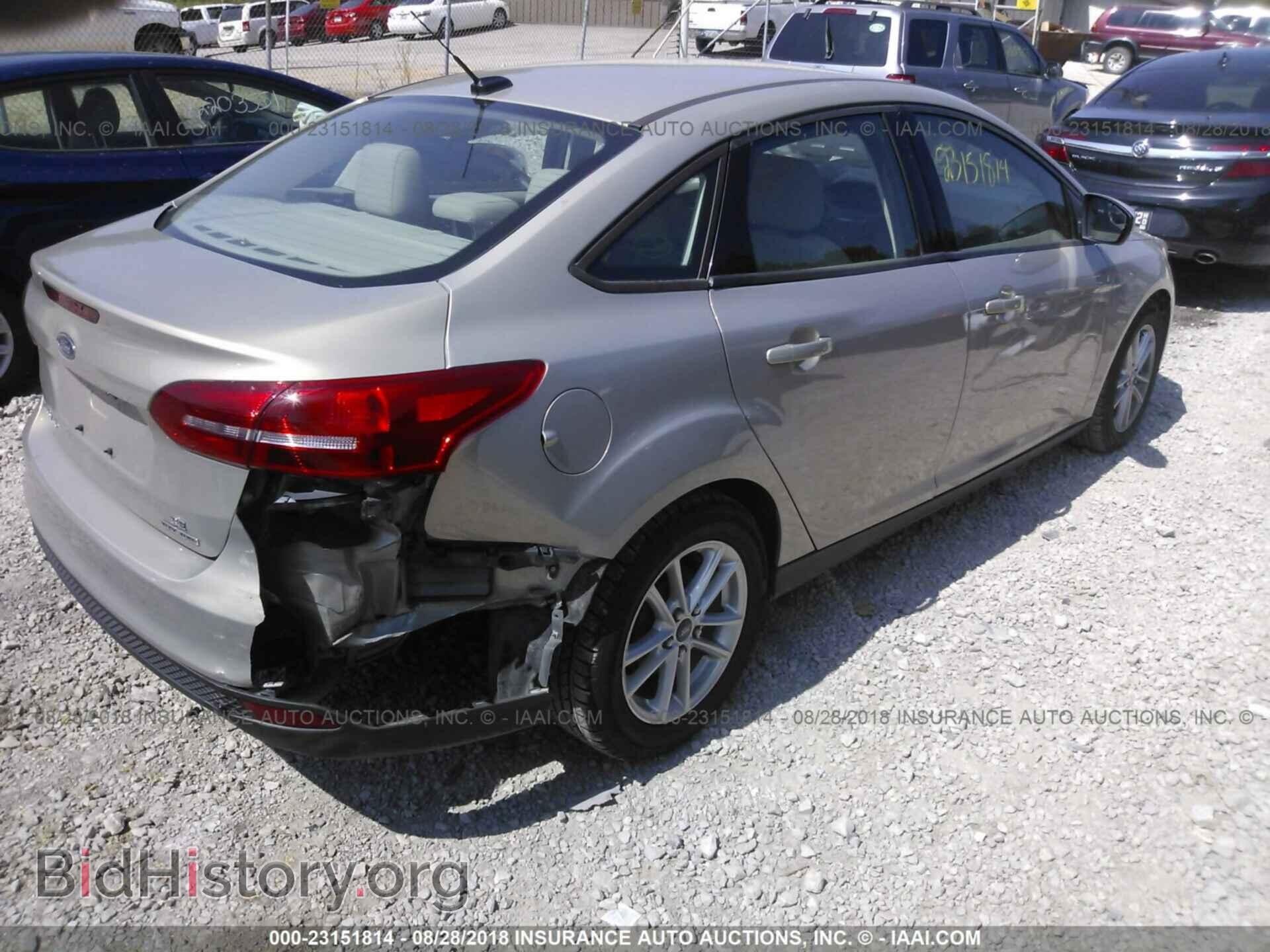 2015 Ford Focus - VIN: 1FADP3F23FL355488 - Photo 4