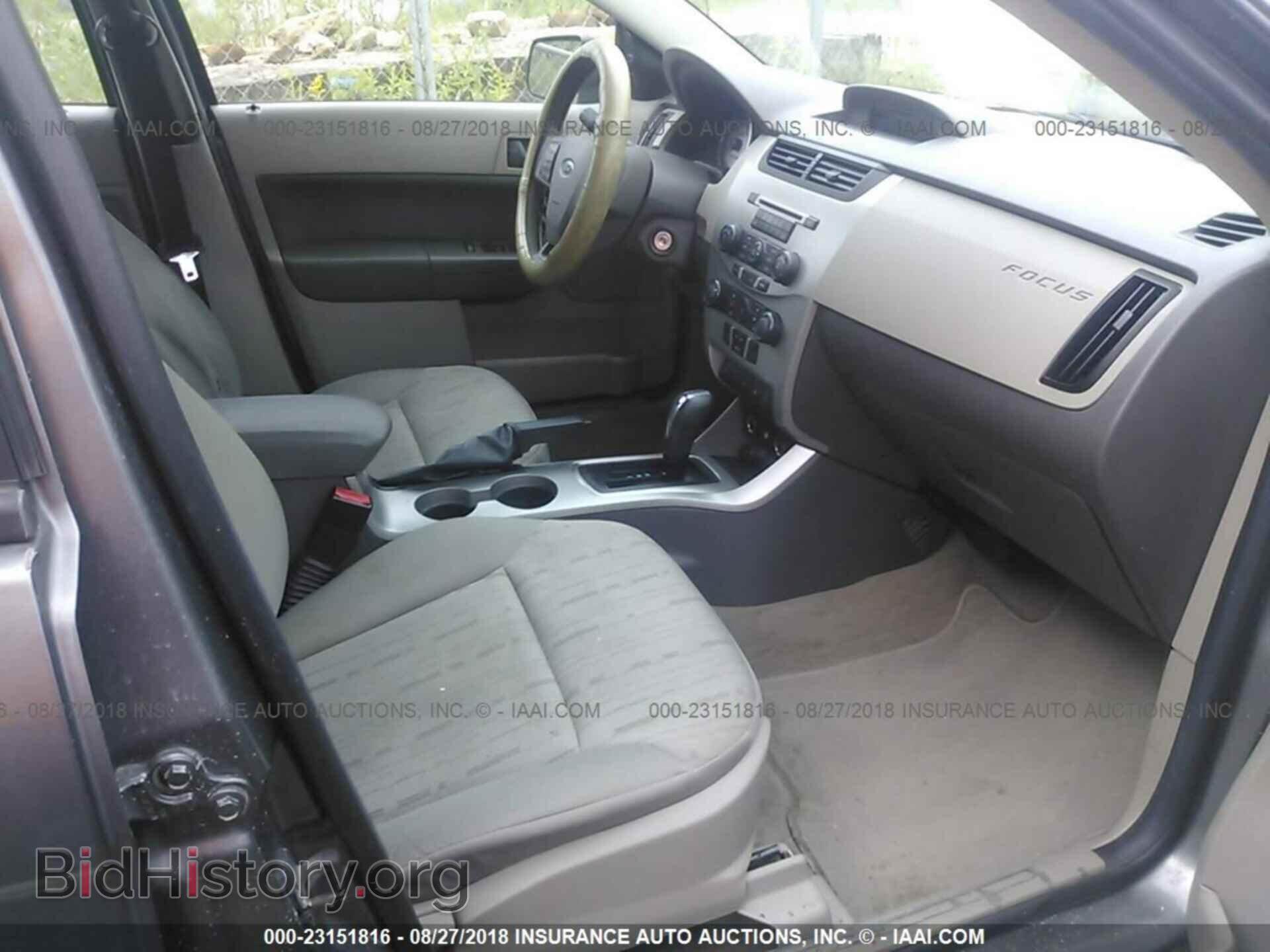 2011 Ford Focus - VIN: 1FAHP3FN8BW163617 - Photo 5