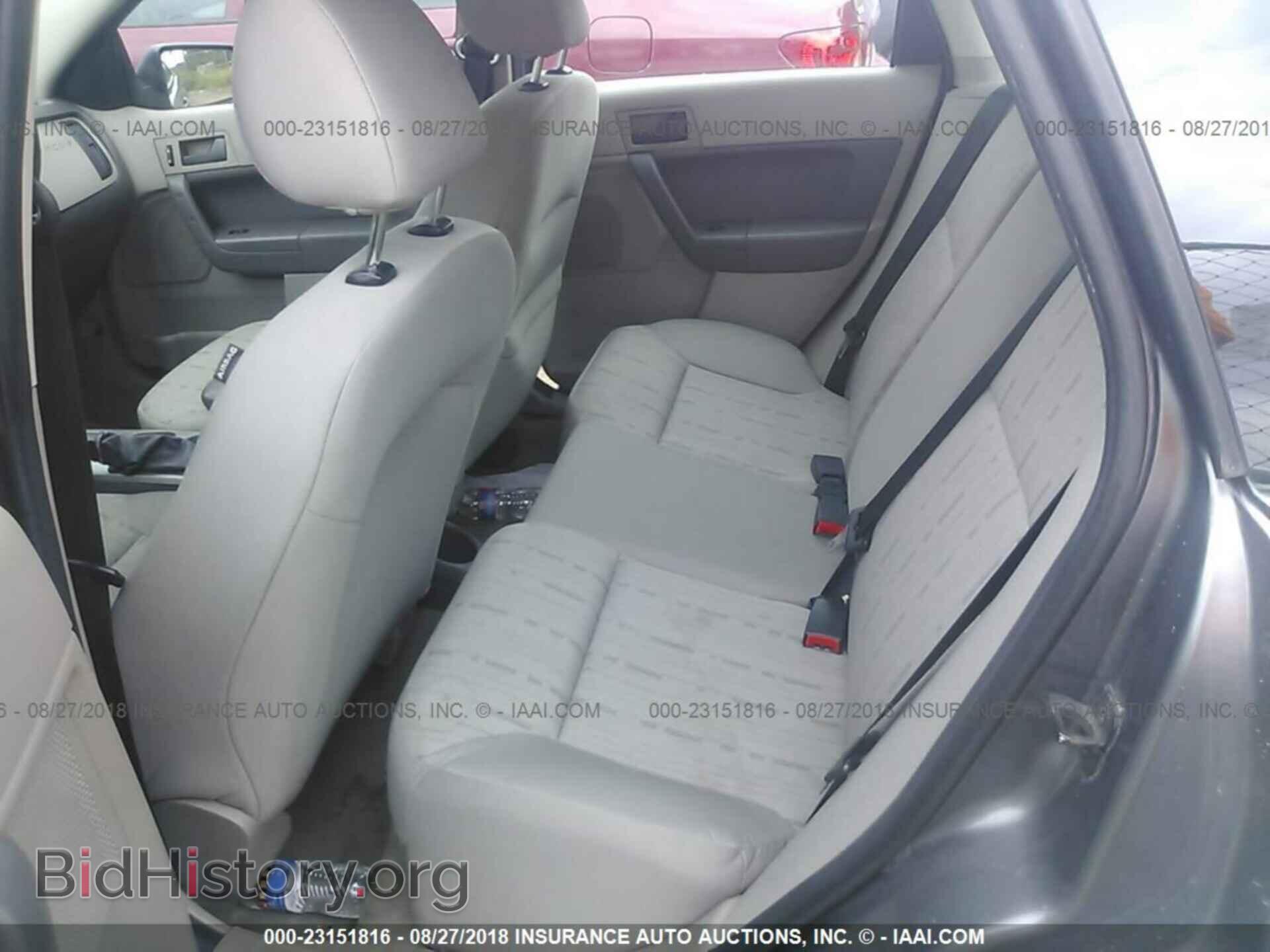 2011 Ford Focus - VIN: 1FAHP3FN8BW163617 - Photo 8
