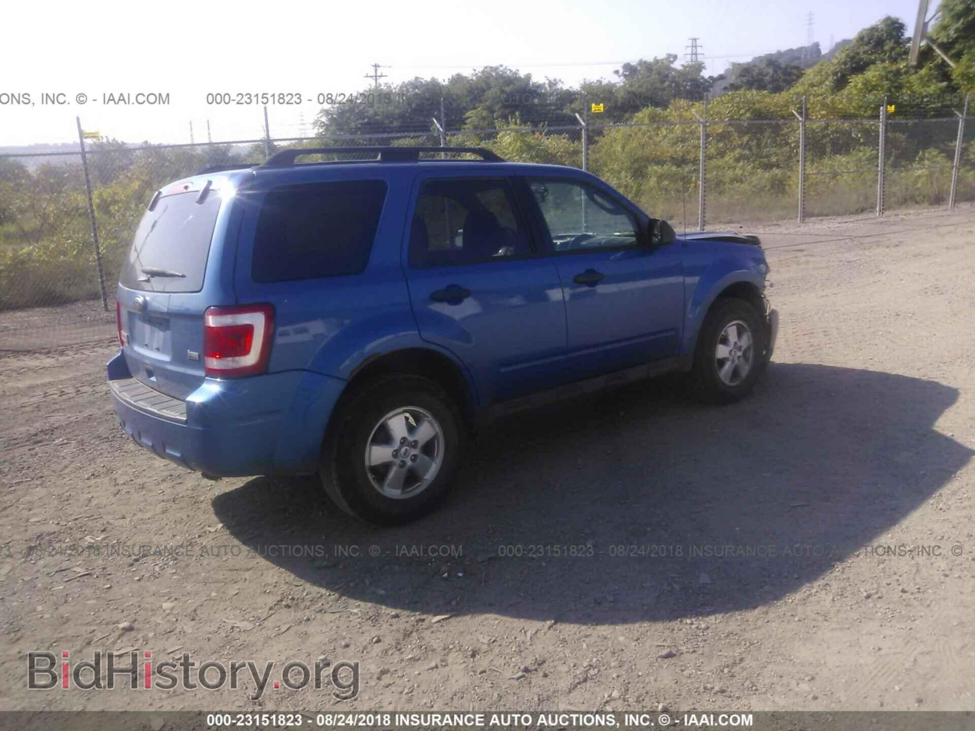 2011 Ford Escape - VIN: 1FMCU9DG1BKB44978 - Photo 4