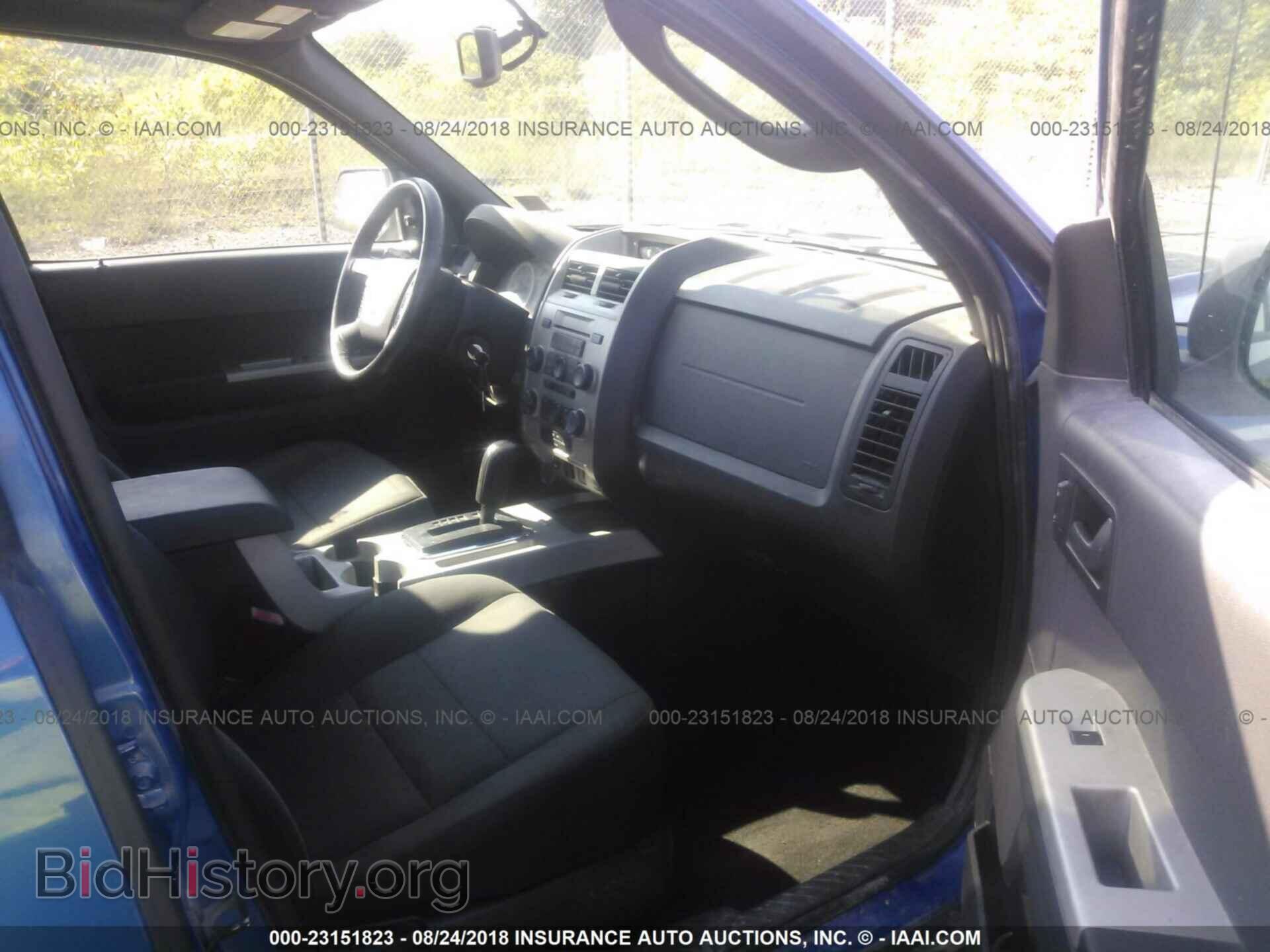 2011 Ford Escape - VIN: 1FMCU9DG1BKB44978 - Photo 5