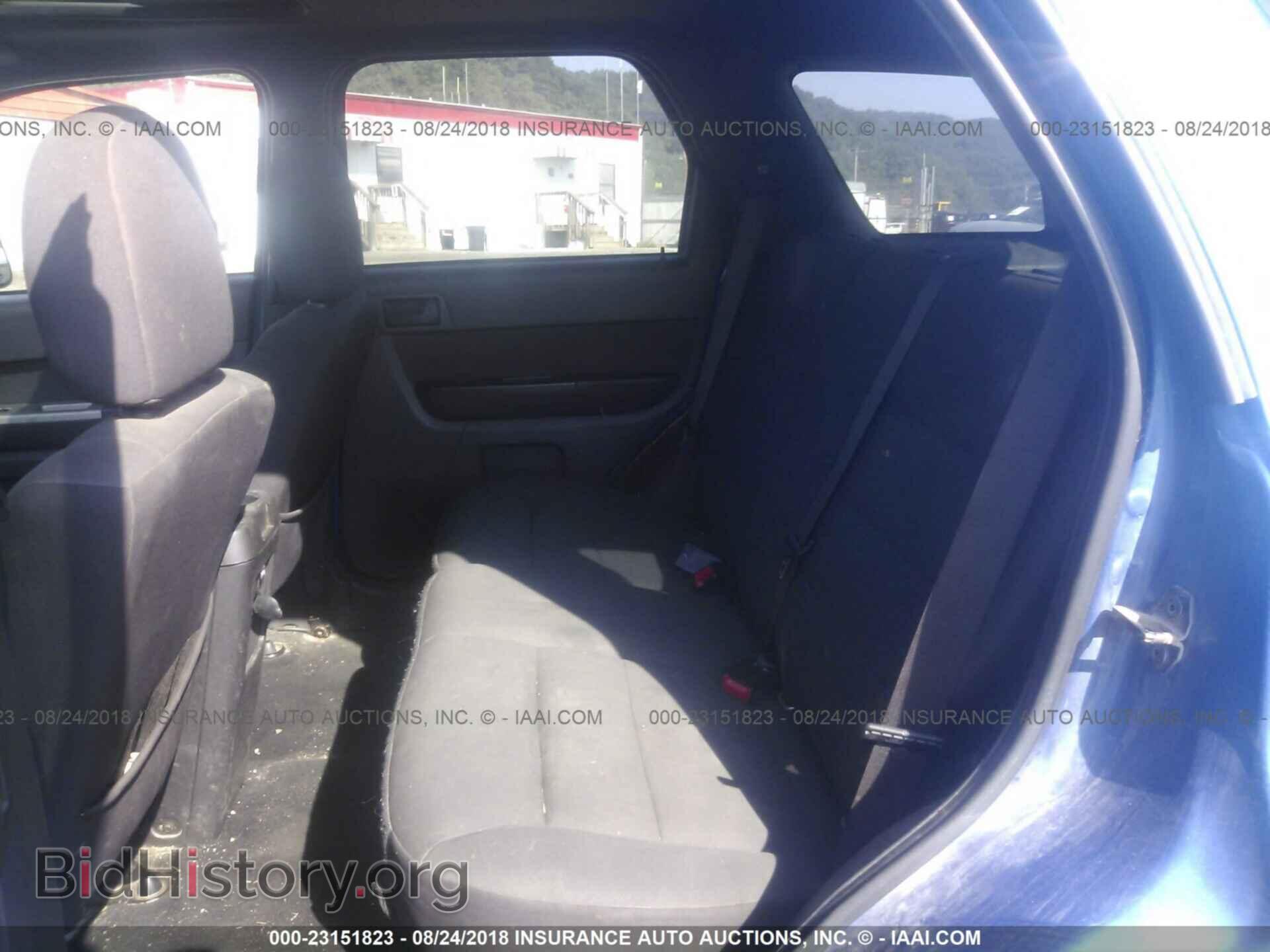 2011 Ford Escape - VIN: 1FMCU9DG1BKB44978 - Photo 8