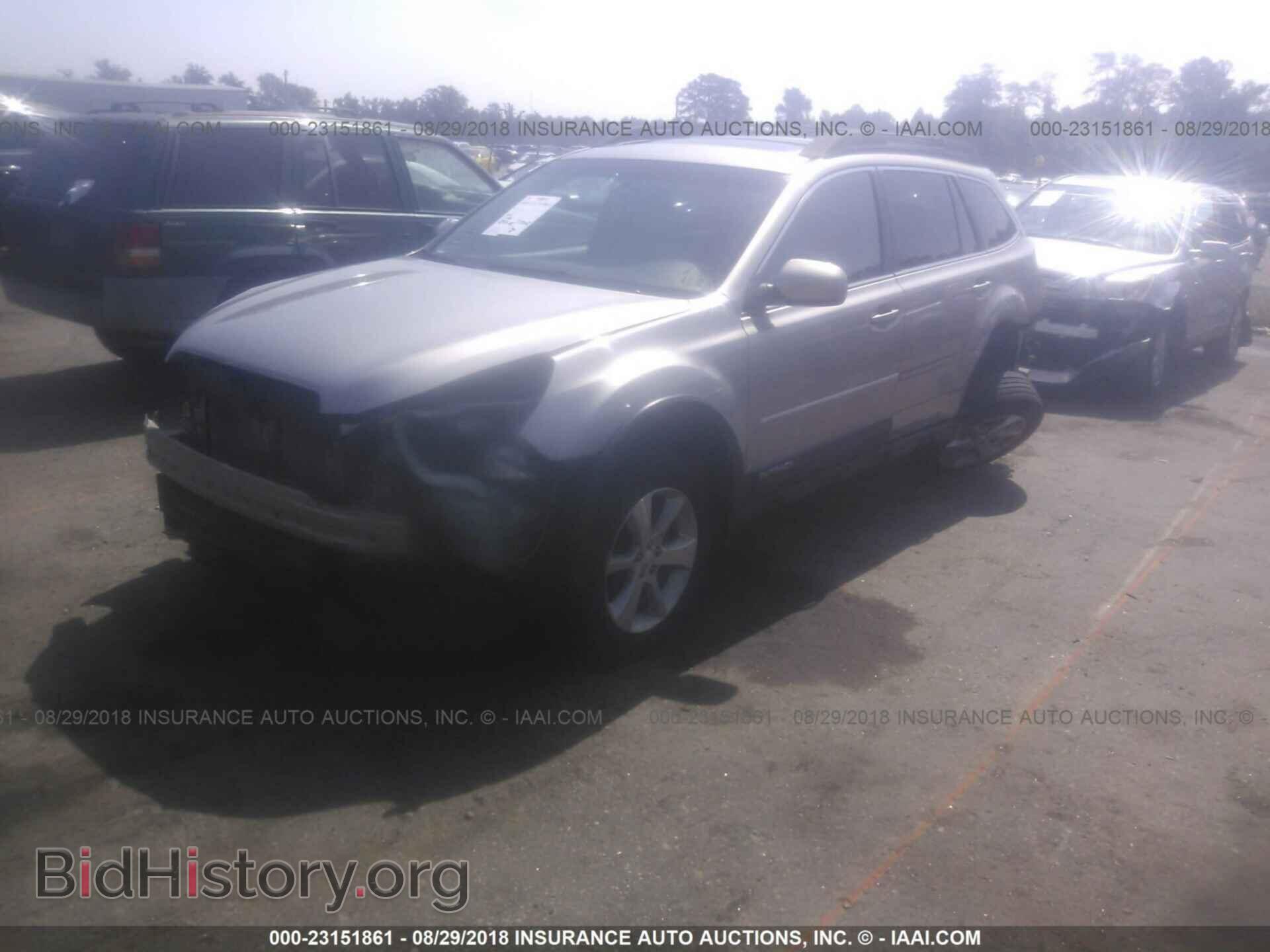 2014 Subaru Outback - VIN: 4S4BRBLC7E3295082 - Фото 2