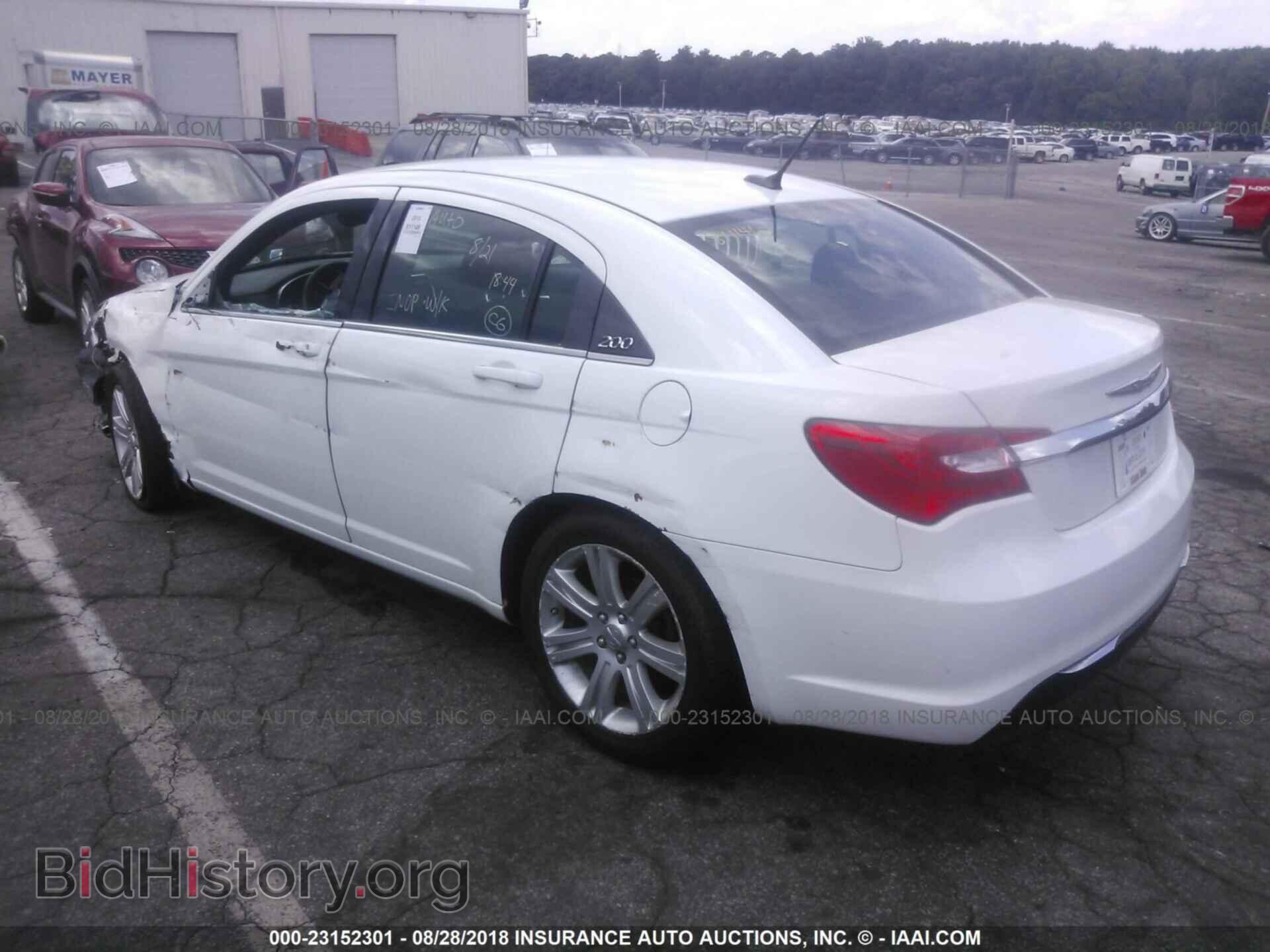 2013 Chrysler 200 - VIN: 1C3CCBAB1DN698292 - Photo 3