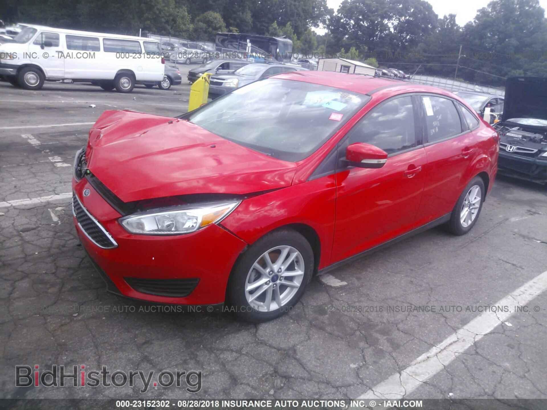 2015 Ford Focus - VIN: 1FADP3F20FL295914 - Photo 2